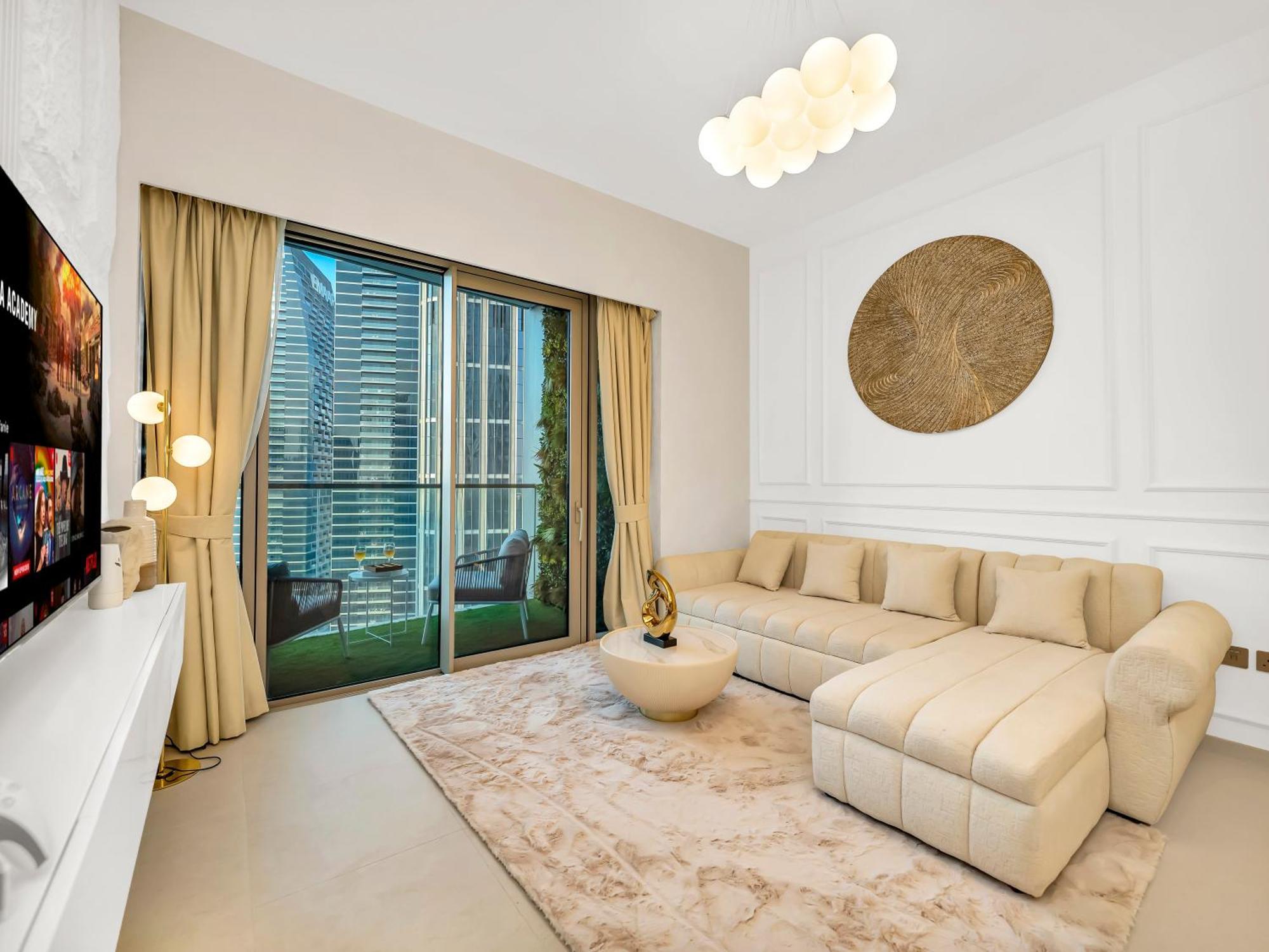 Grandeur 2 Bedroom I Burj Khalifa & Fountain Views I Free Parking, Gym, Pool, Wi-fi & Ps5 I By Skyline Serenity Apartamento Dubái
