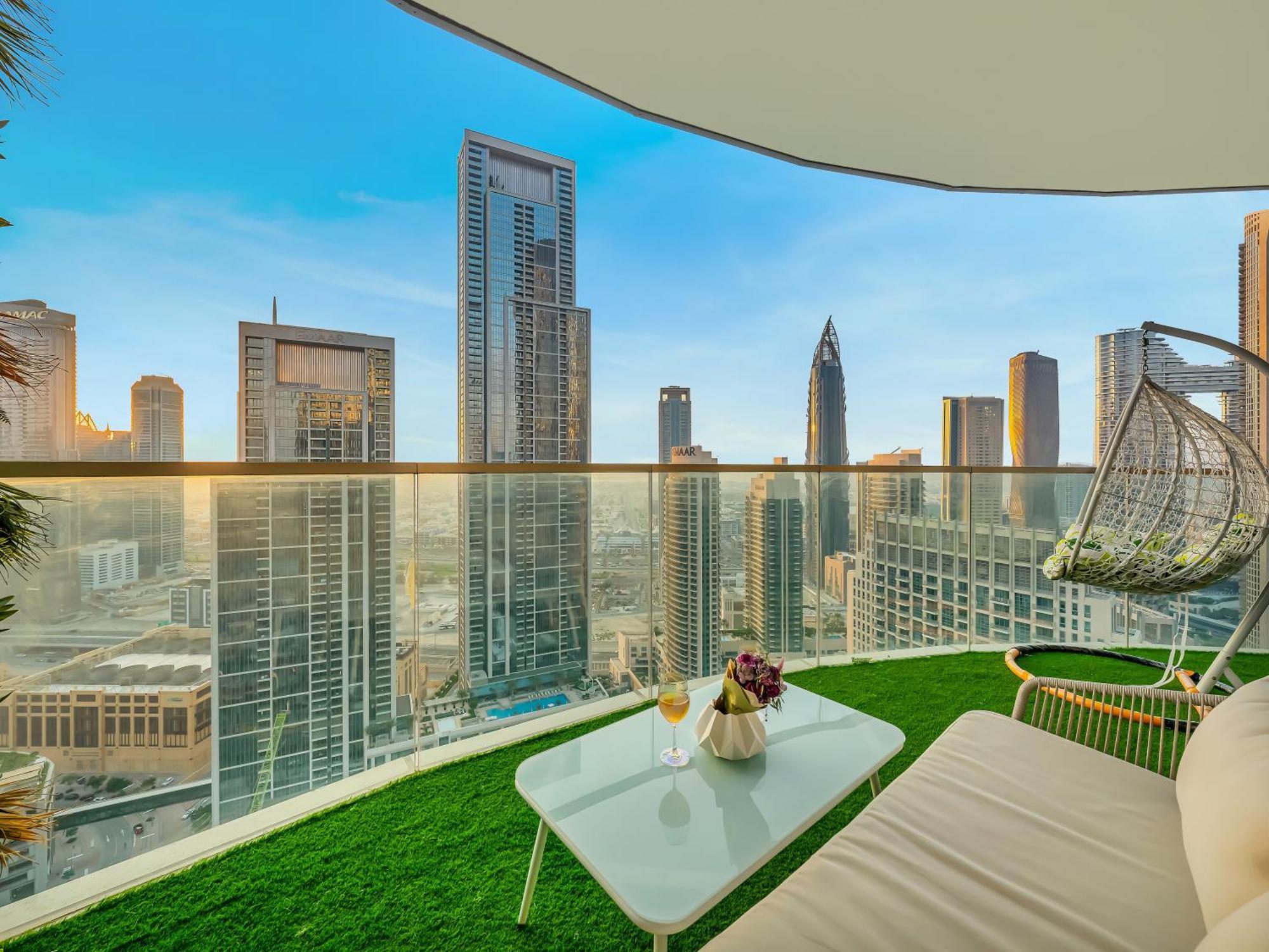 Grandeur 2 Bedroom I Burj Khalifa & Fountain Views I Free Parking, Gym, Pool, Wi-fi & Ps5 I By Skyline Serenity Apartamento *