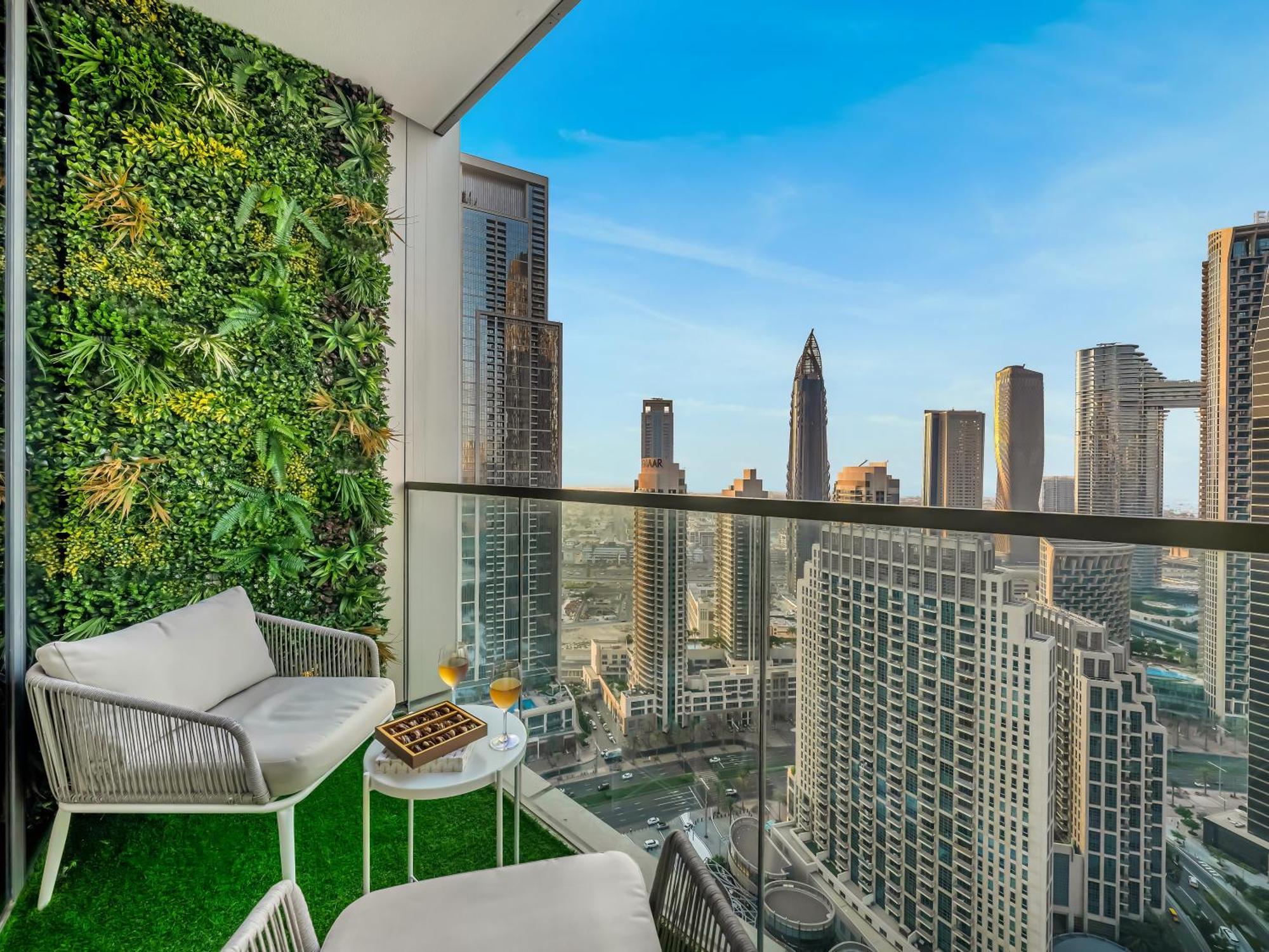 Apartamento Grandeur 2 Bedroom I Burj Khalifa & Fountain Views I Free Parking, Gym, Pool, Wi-fi & Ps5 I By Skyline Serenity