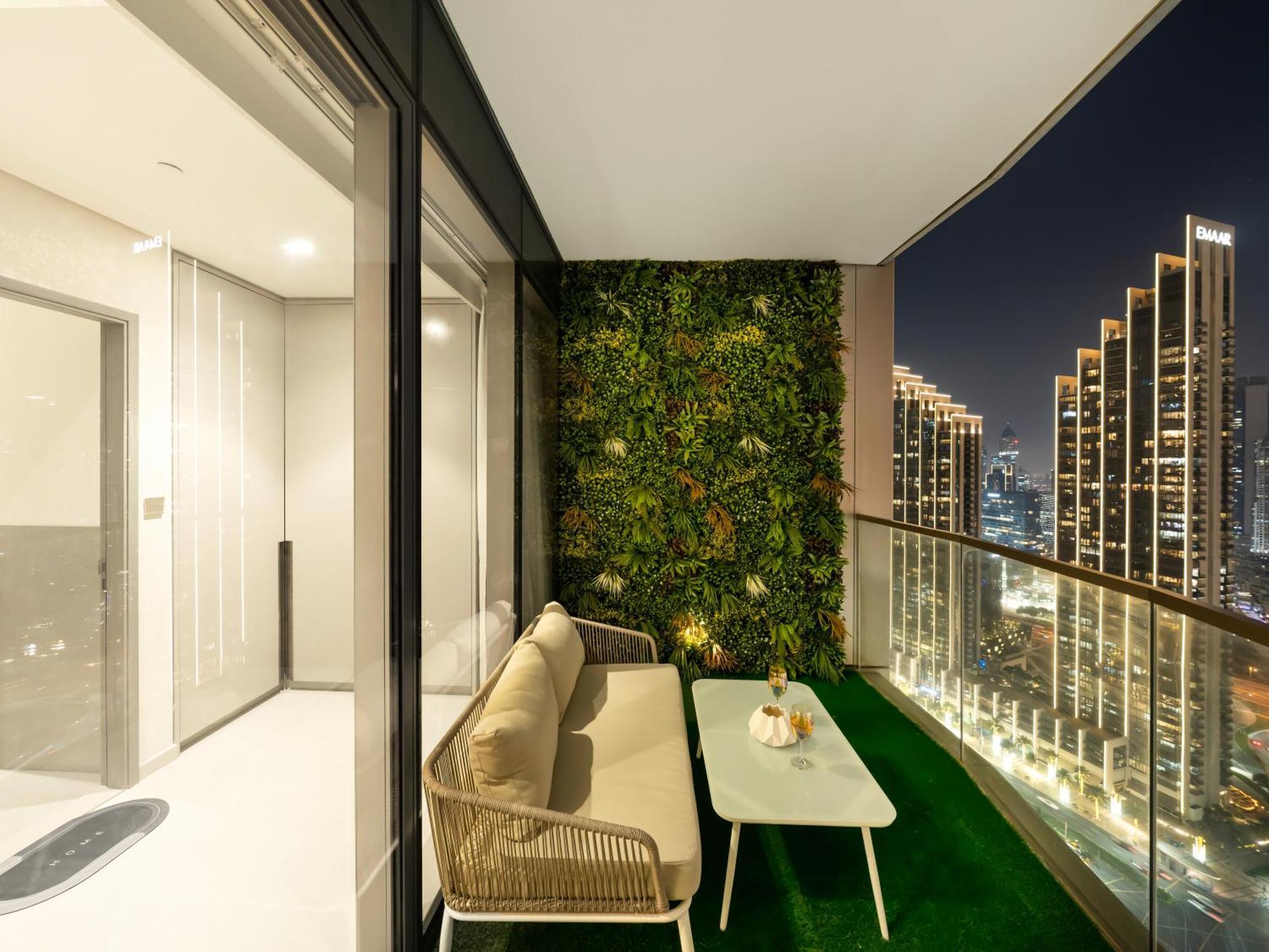 Grandeur 2 Bedroom I Burj Khalifa & Fountain Views I Free Parking, Gym, Pool, Wi-fi & Ps5 I By Skyline Serenity Dubái