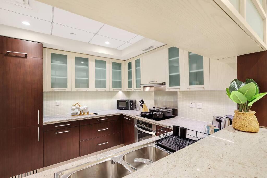 Apartemen First Class 1br Panoramic Skyline Views