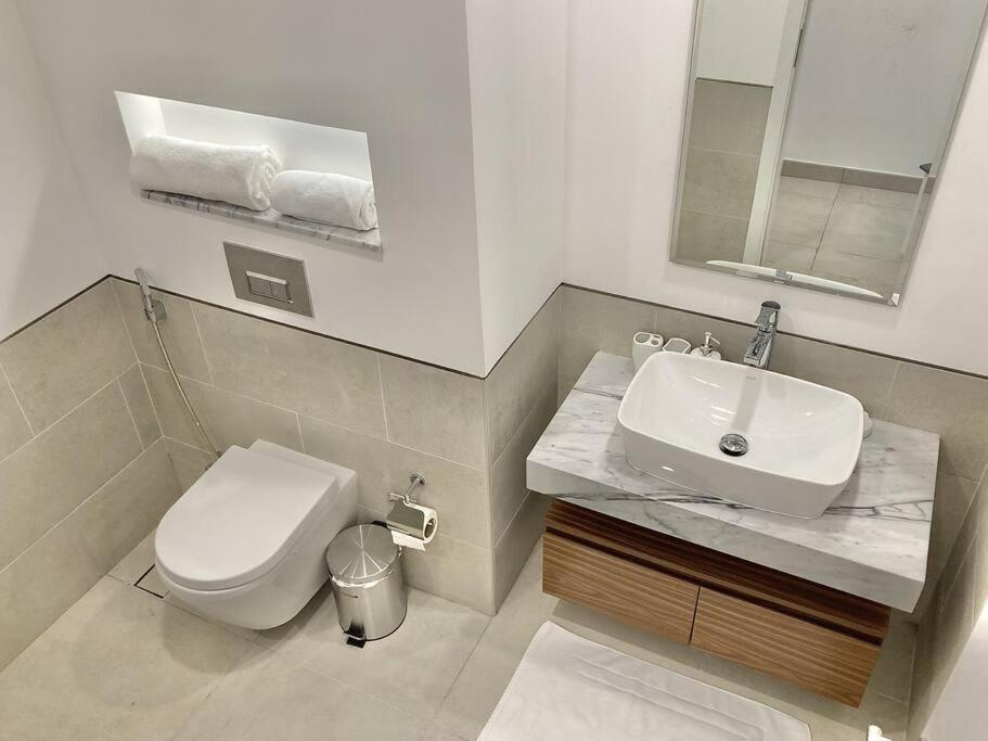 Appartement White Sage Tranquil Haven 1br With Burj Views Dubaï