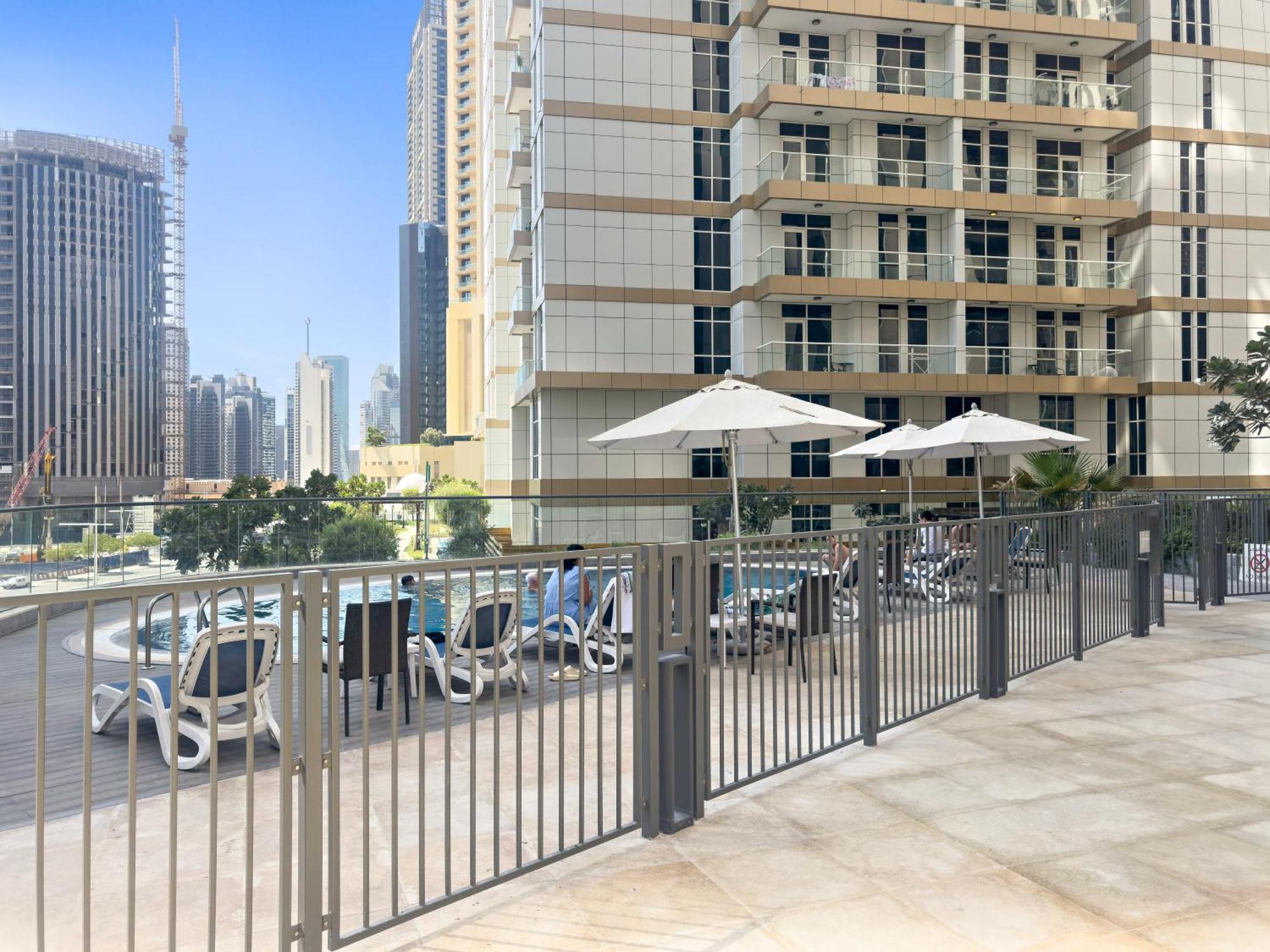 Chic 1br With Pool And Gym Dubaï
