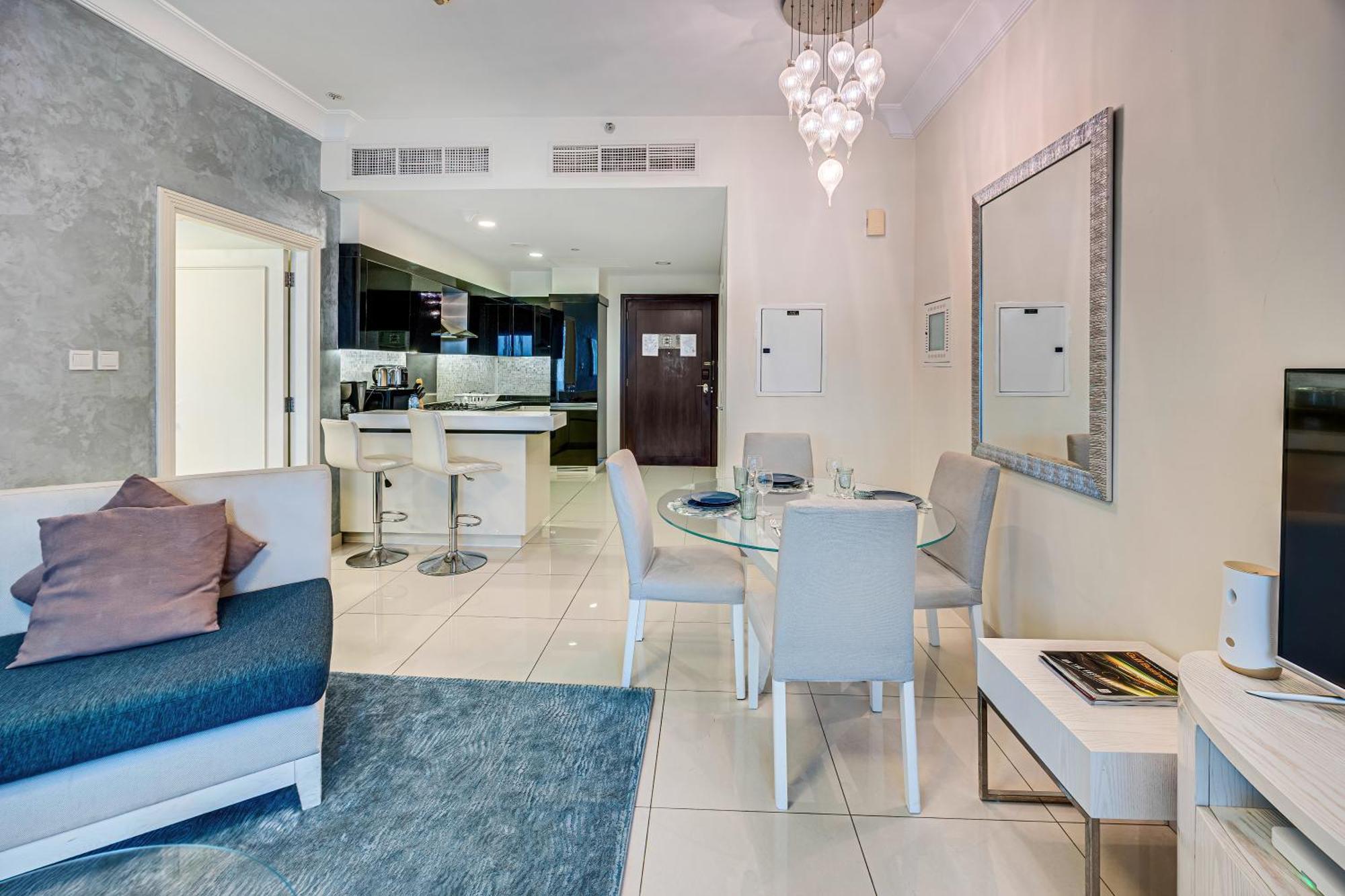 1br Near Mall Dubai