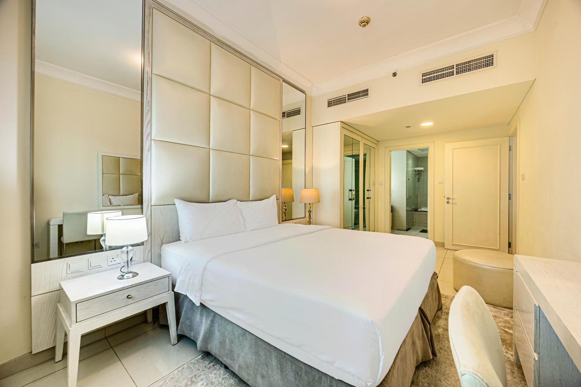 1br Near Mall Dubai