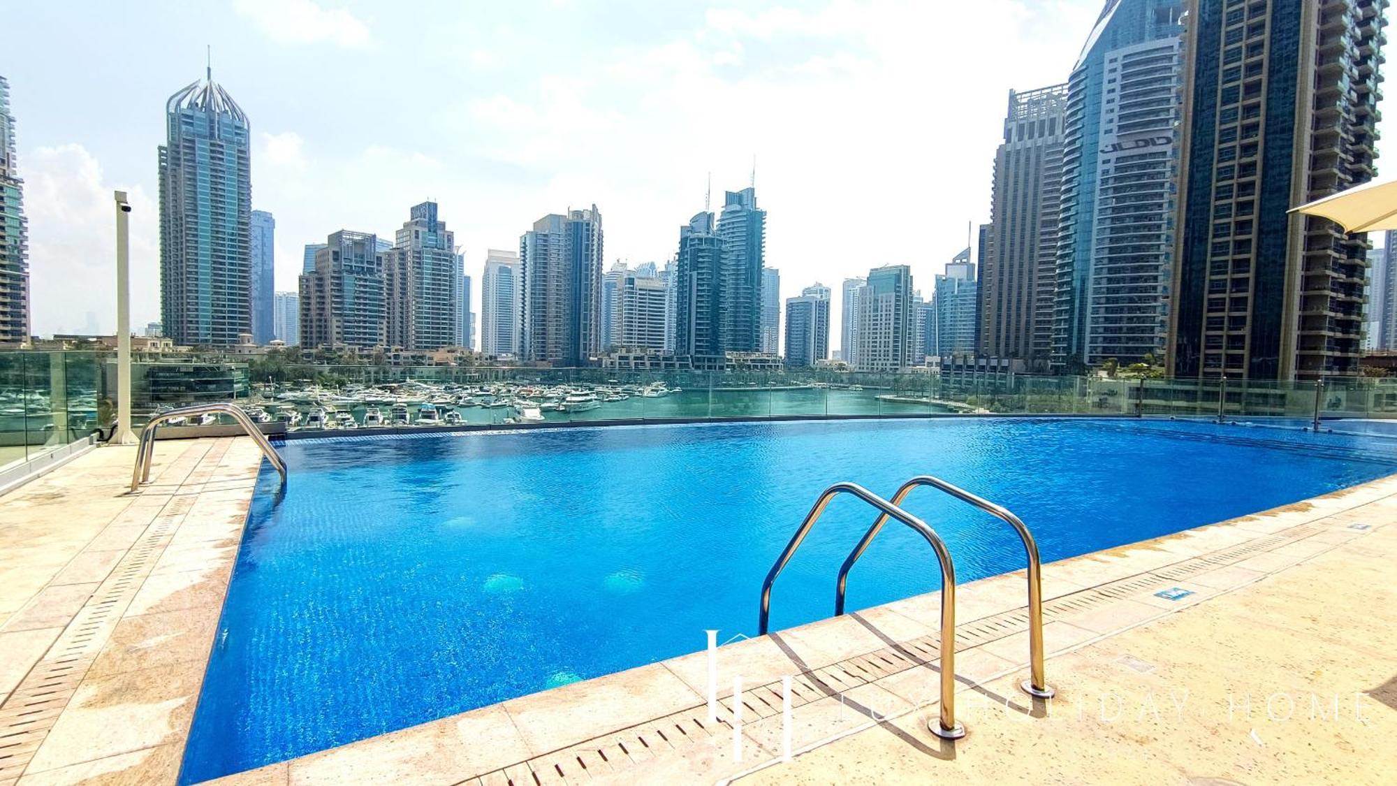 Lux Cayan Superior 3 In Marina Apartment