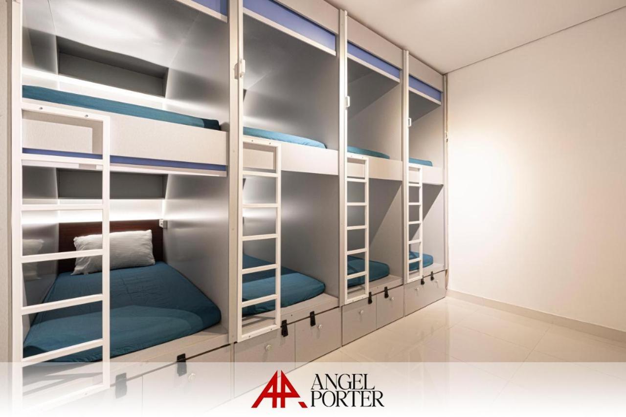 Hostal Angel Packers With Seaview In Marina Walk