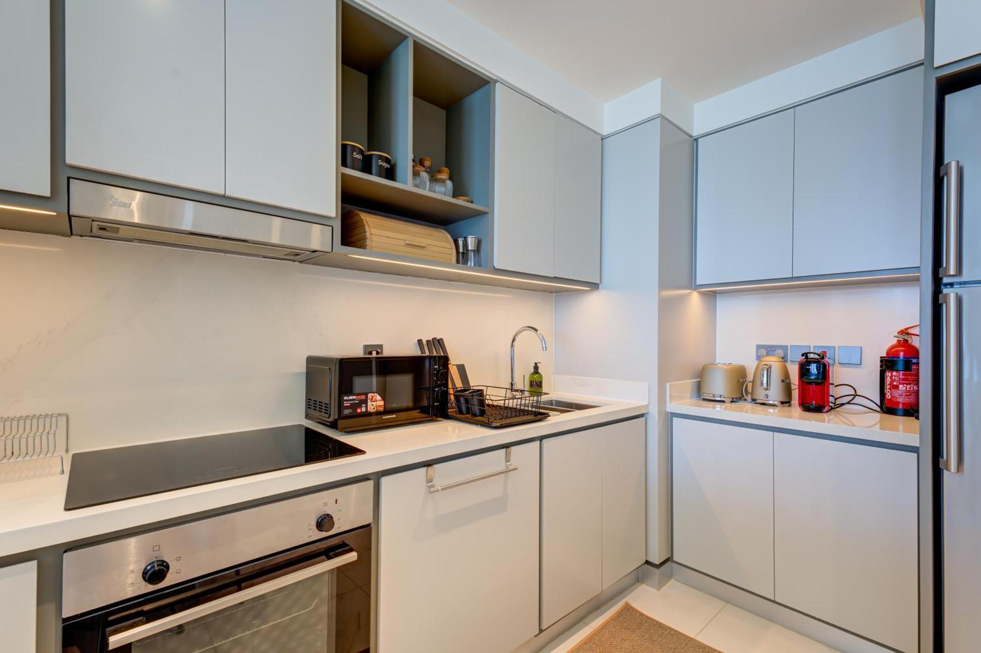 Private Beachfront 2 Bed With 180 Marina Skyline Apartment Dubai