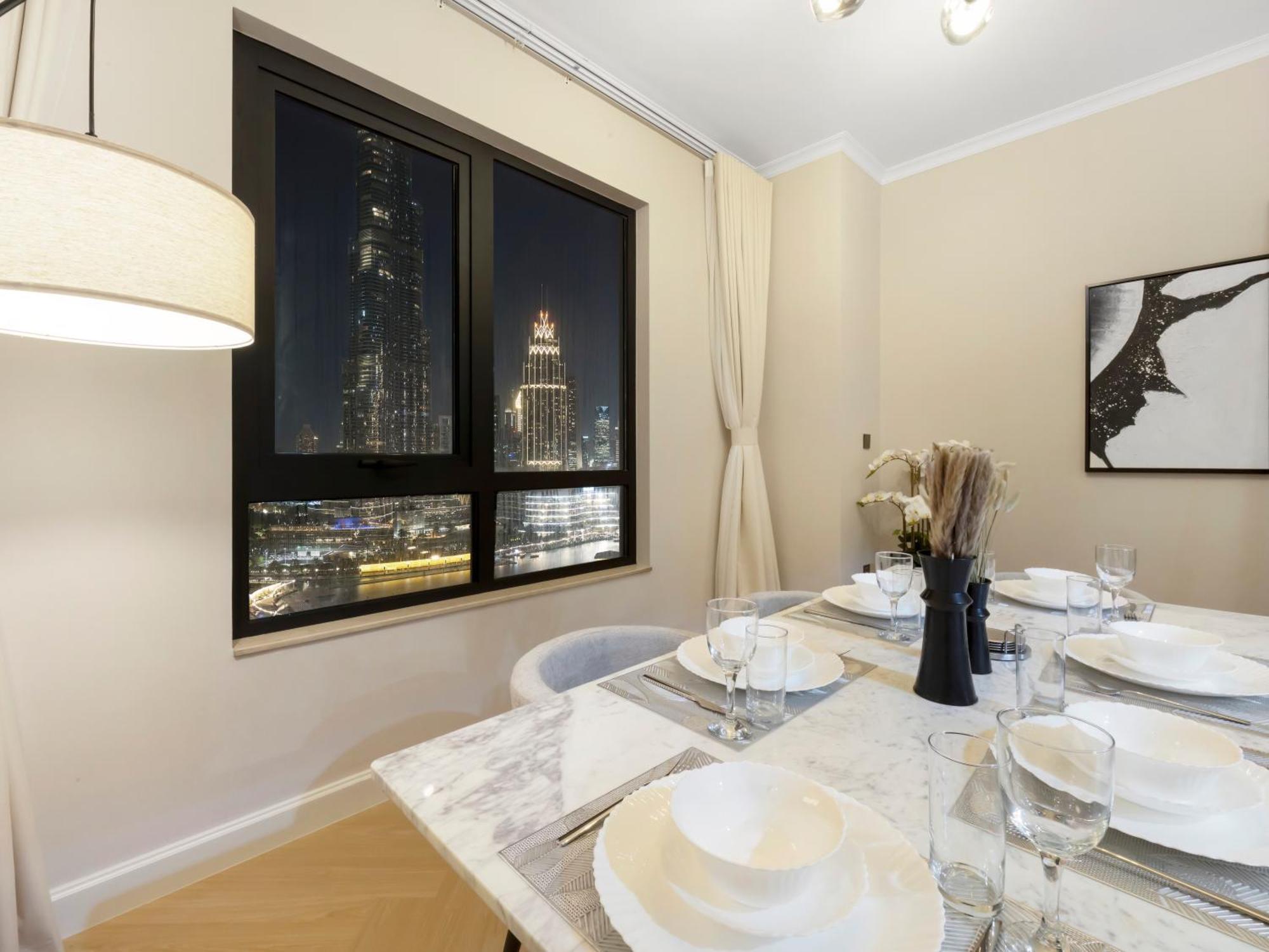 Apartamento 4 Bhk In Downtown With Iconic Burj Khalifa Views, 2 Minutes Walk To Mall Dubái