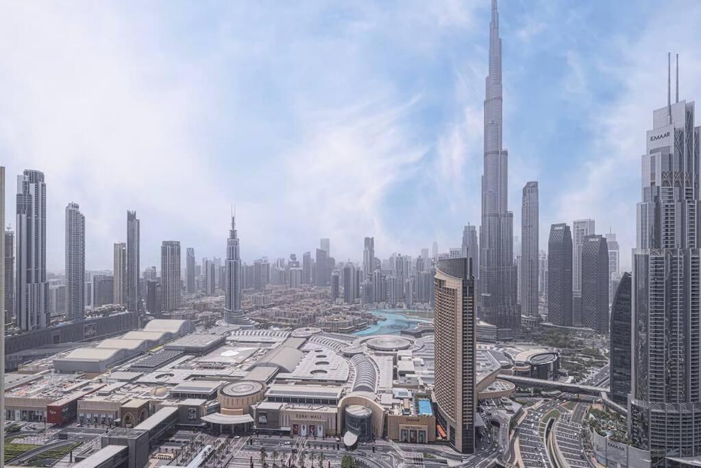 Burj Khalifa & Fountain View In Downtown - Opposite To Mall - Super High Floor - Big Balcony Setup *