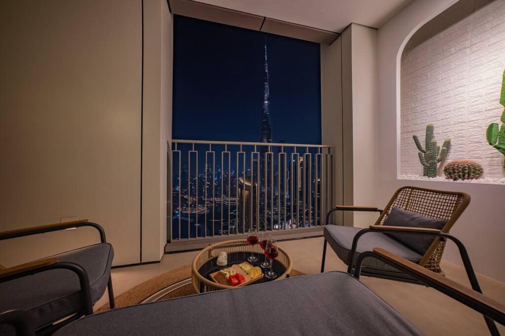 Burj Khalifa & Fountain View In Downtown - Opposite To Mall - Super High Floor - Big Balcony Setup Appartement