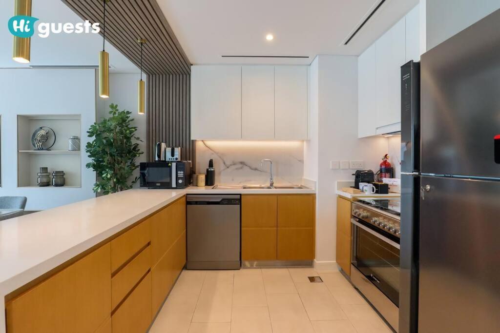 Apartment Higuests - Beachside Oasis Stylish 2br In La Vie Dubai