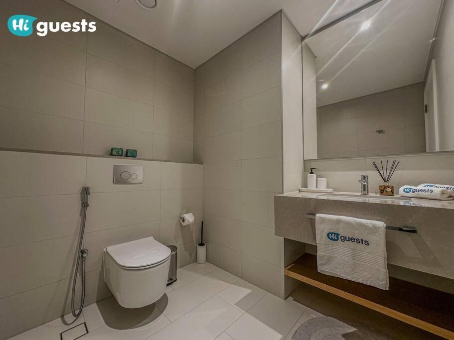 Higuests - Beachside Oasis Stylish 2br In La Vie Dubai