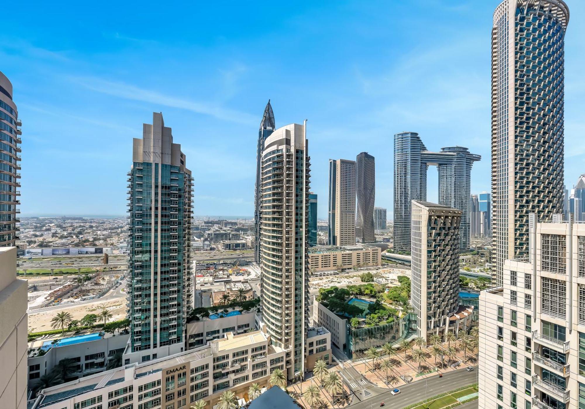 The Skyline Luxury Downtown Retreat Apartament *