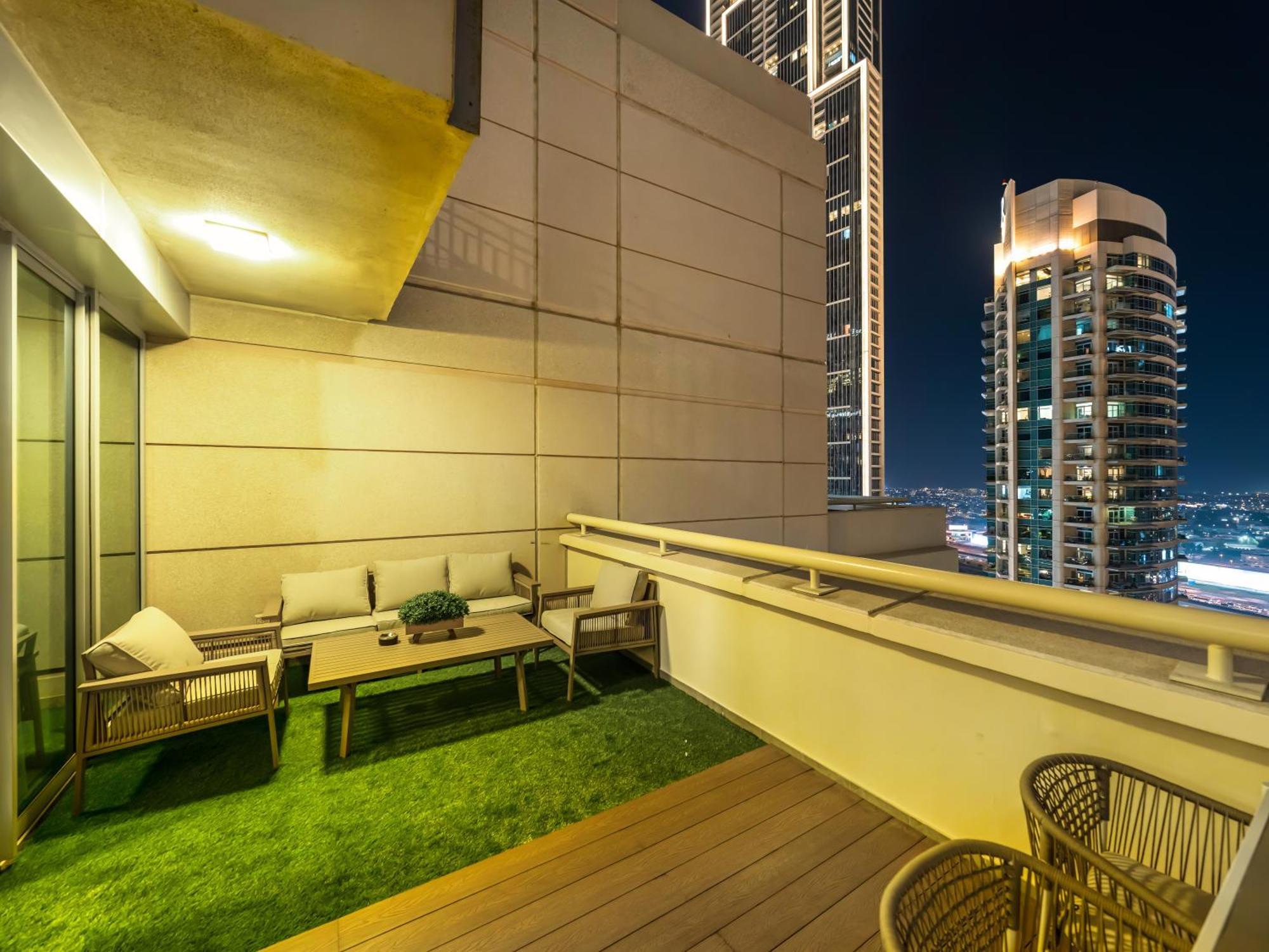 Apartament The Skyline Luxury Downtown Retreat