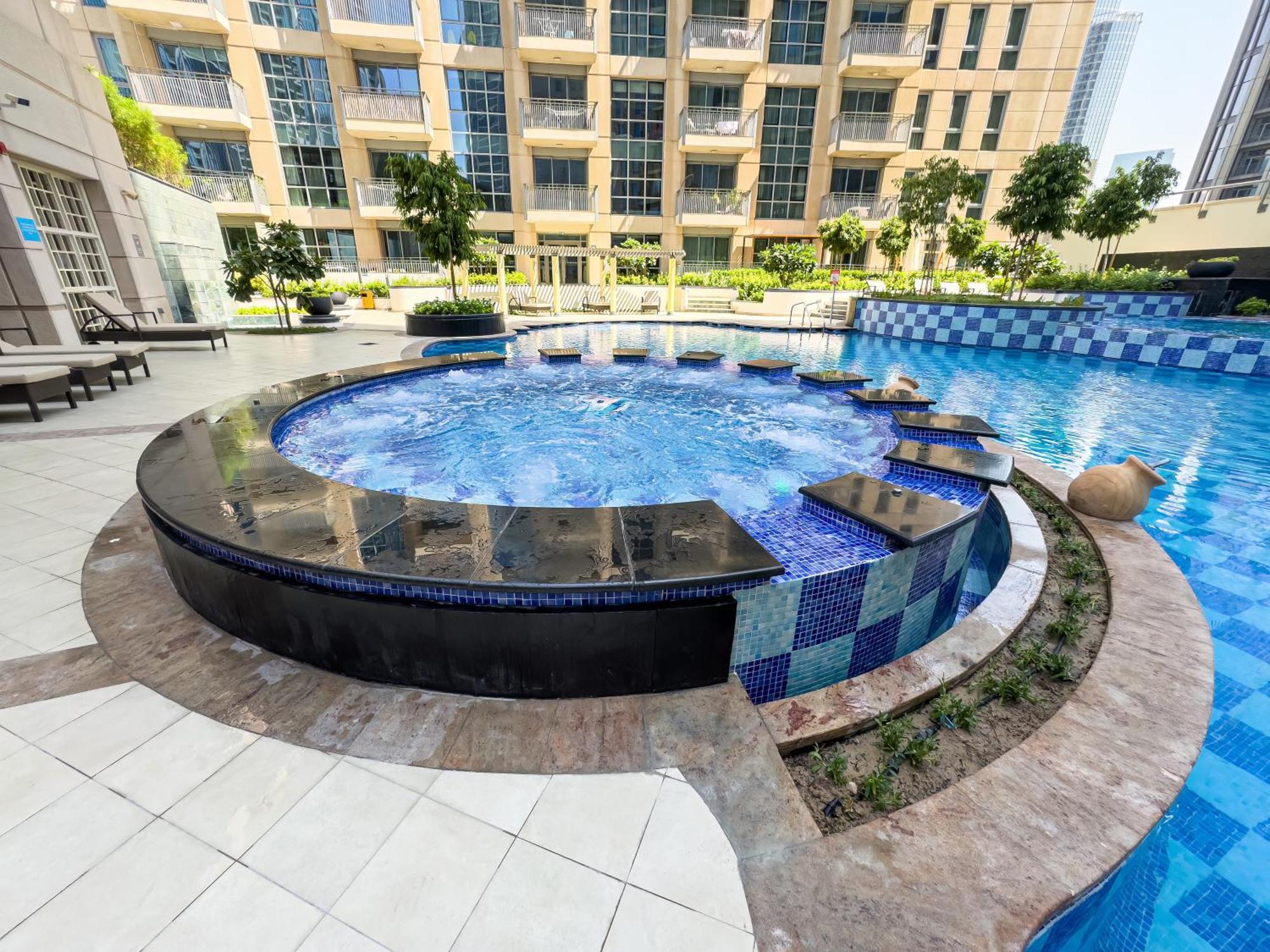 The Skyline Luxury Downtown Retreat Apartament *