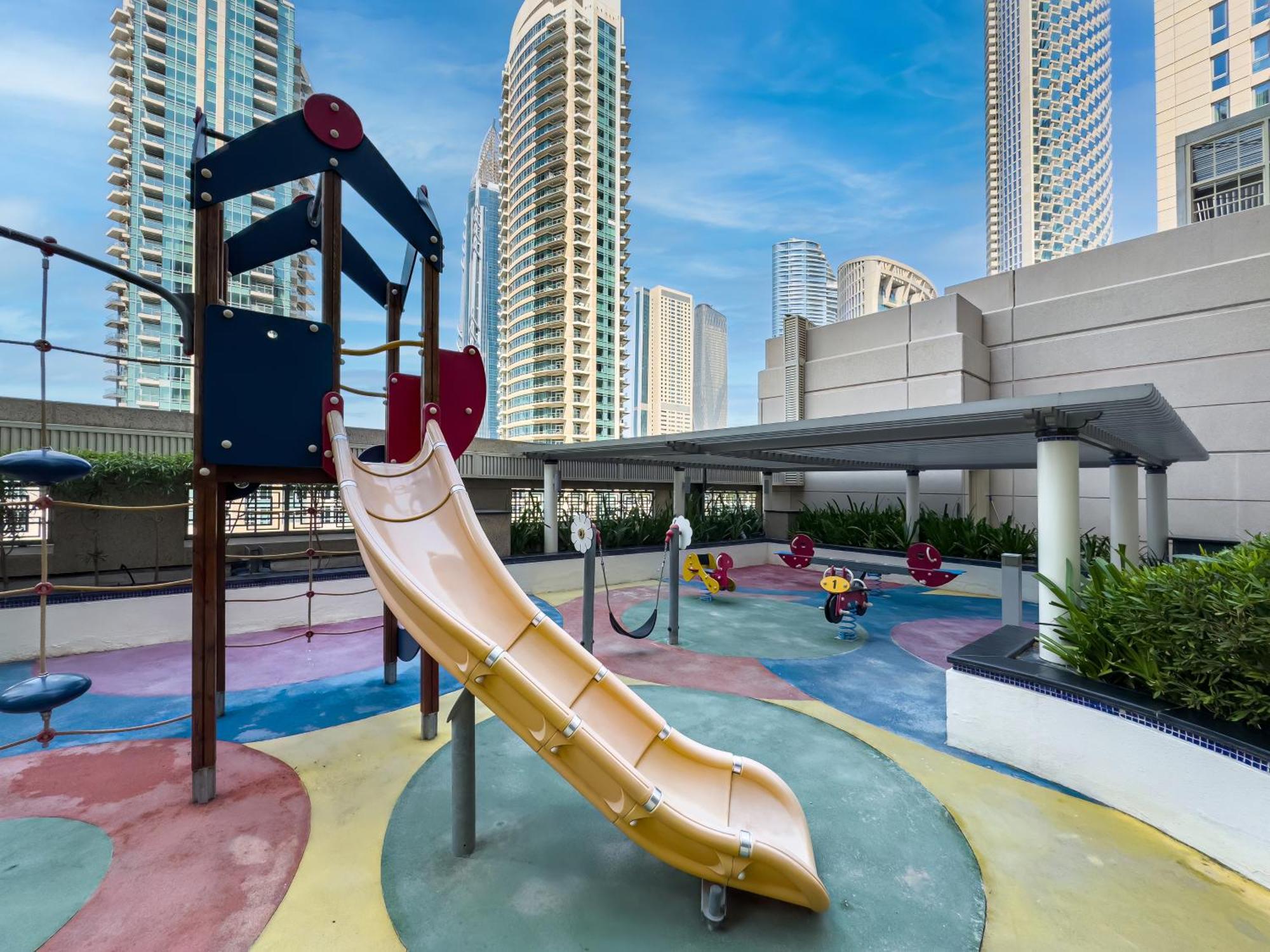 Apartament The Skyline Luxury Downtown Retreat *