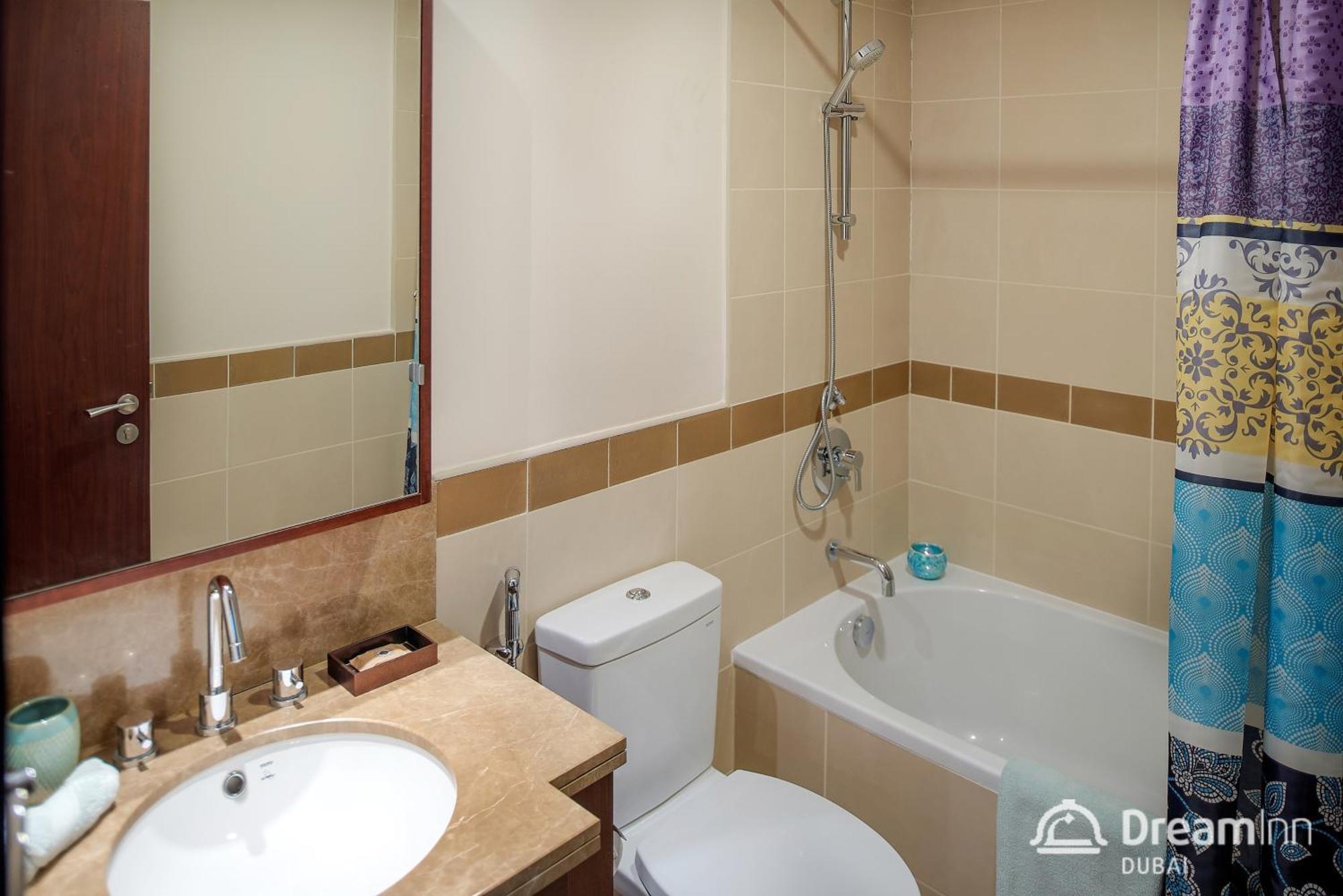 Dream - With Private Terrace, 29 Boulevard Downtown