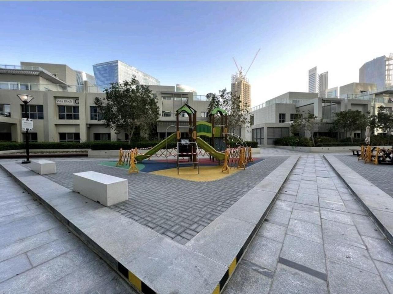 Stylish 1br With Customized Furniture *
