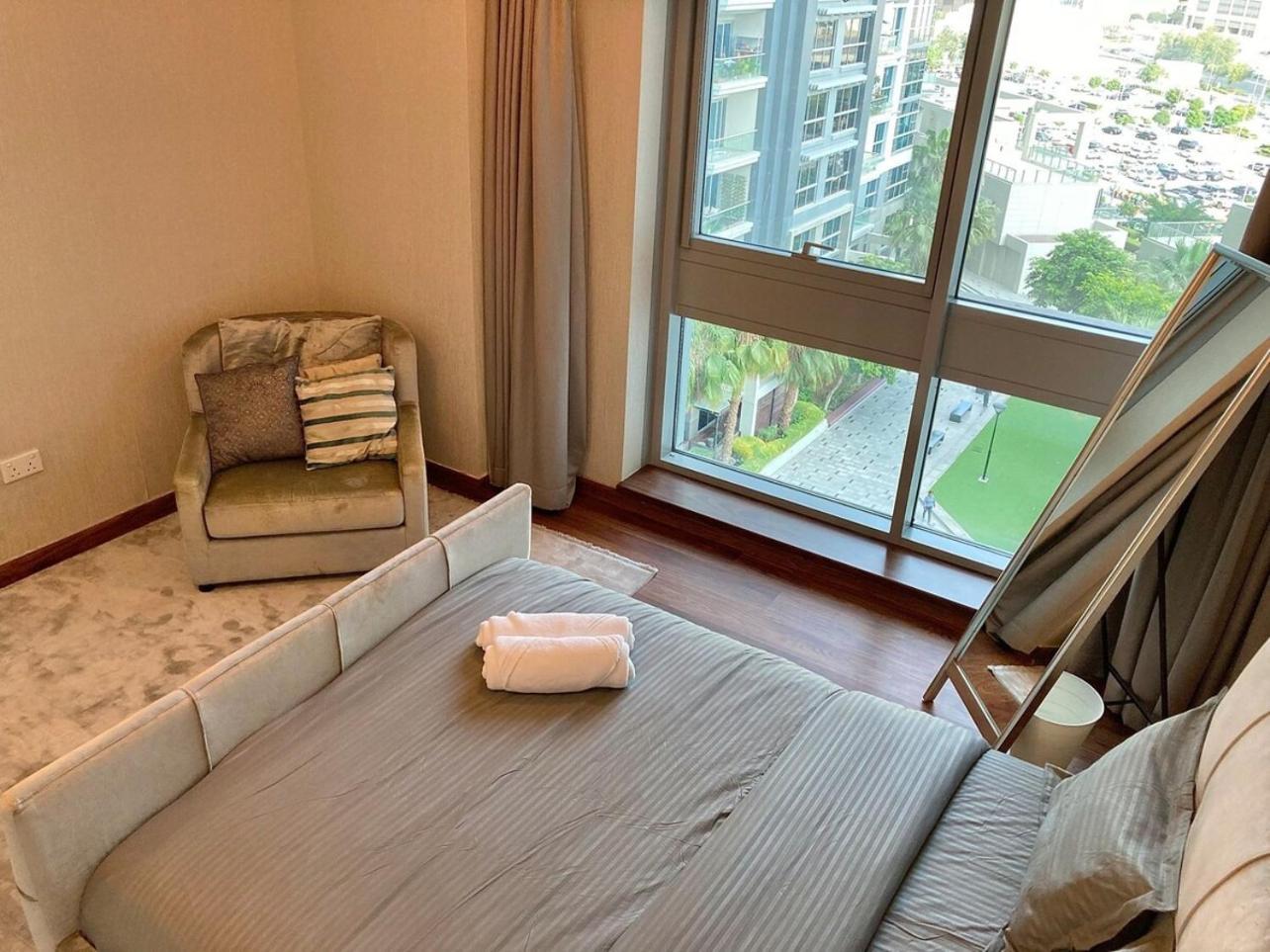 Stylish 1br With Customized Furniture