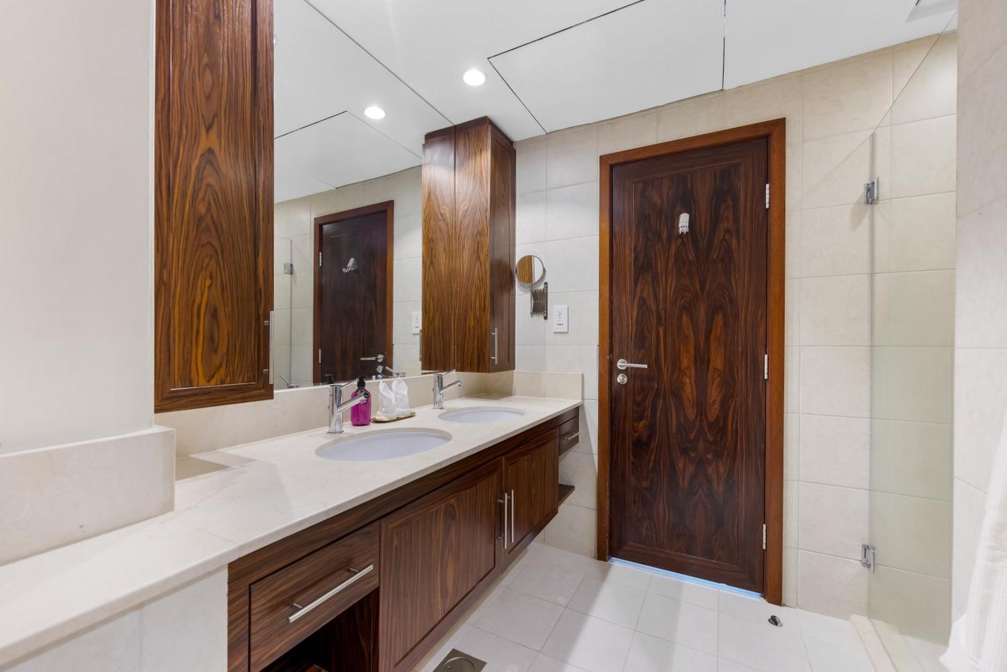 Apartment Durrani Homes - The Luxe 3br With Burj Khalifa And Fountain View - Third Without Partition Dubai
