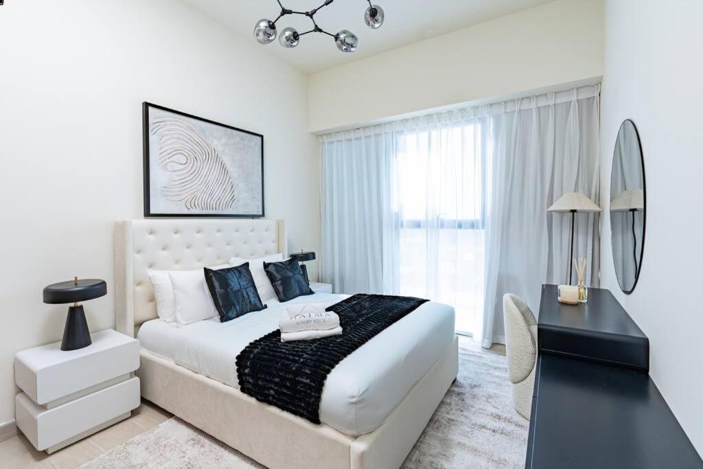 Appartement Nasma - Modern 3br Oasis With Balcony In Azizi Riviera