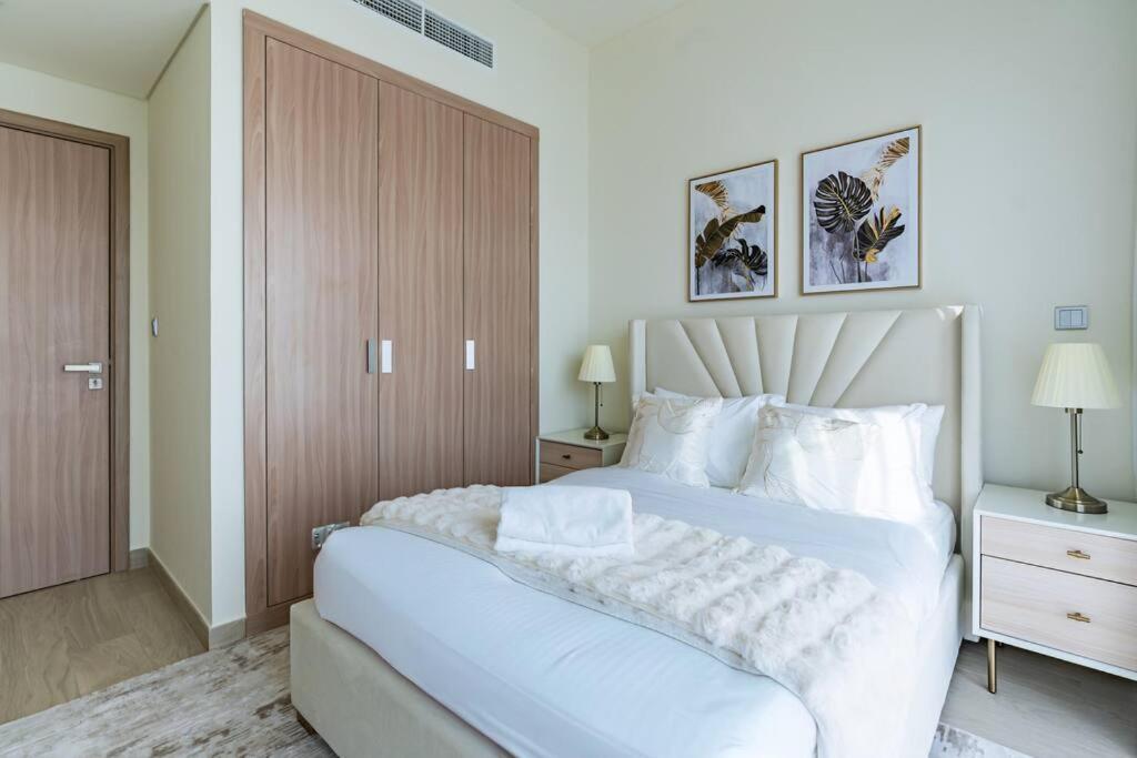 Appartement Nasma - Modern 3br Oasis With Balcony In Azizi Riviera *