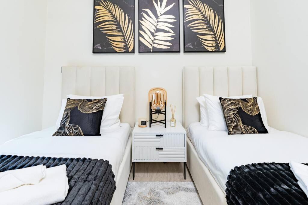 Nasma - Modern 3br Oasis With Balcony In Azizi Riviera Dubaï