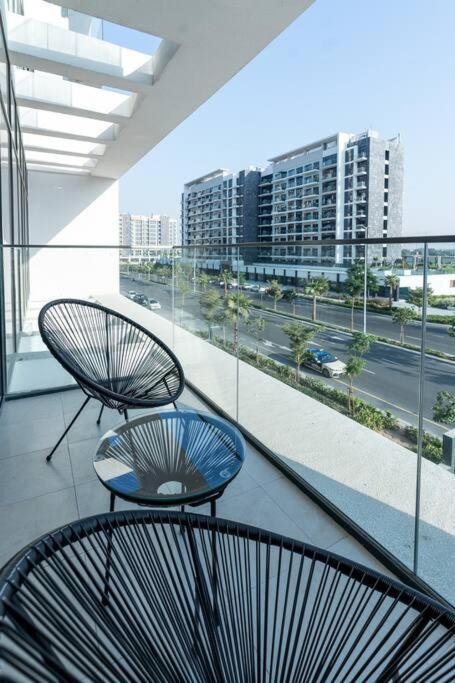 Appartement Nasma - Modern 3br Oasis With Balcony In Azizi Riviera *