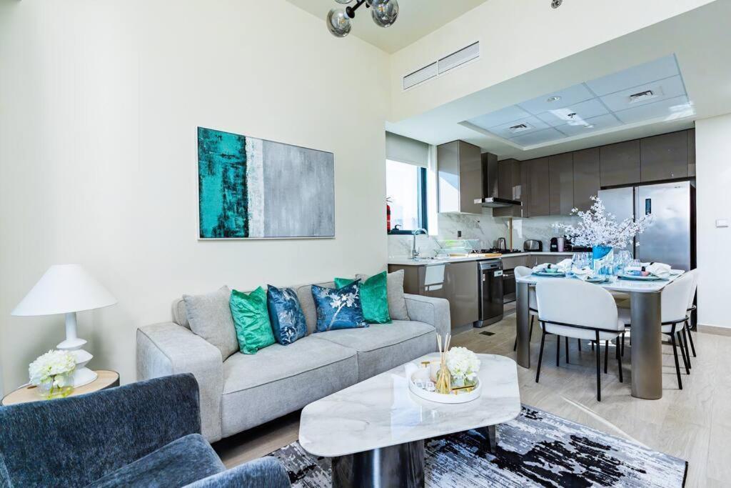 Appartement Nasma - Modern 3br Oasis With Balcony In Azizi Riviera Dubaï