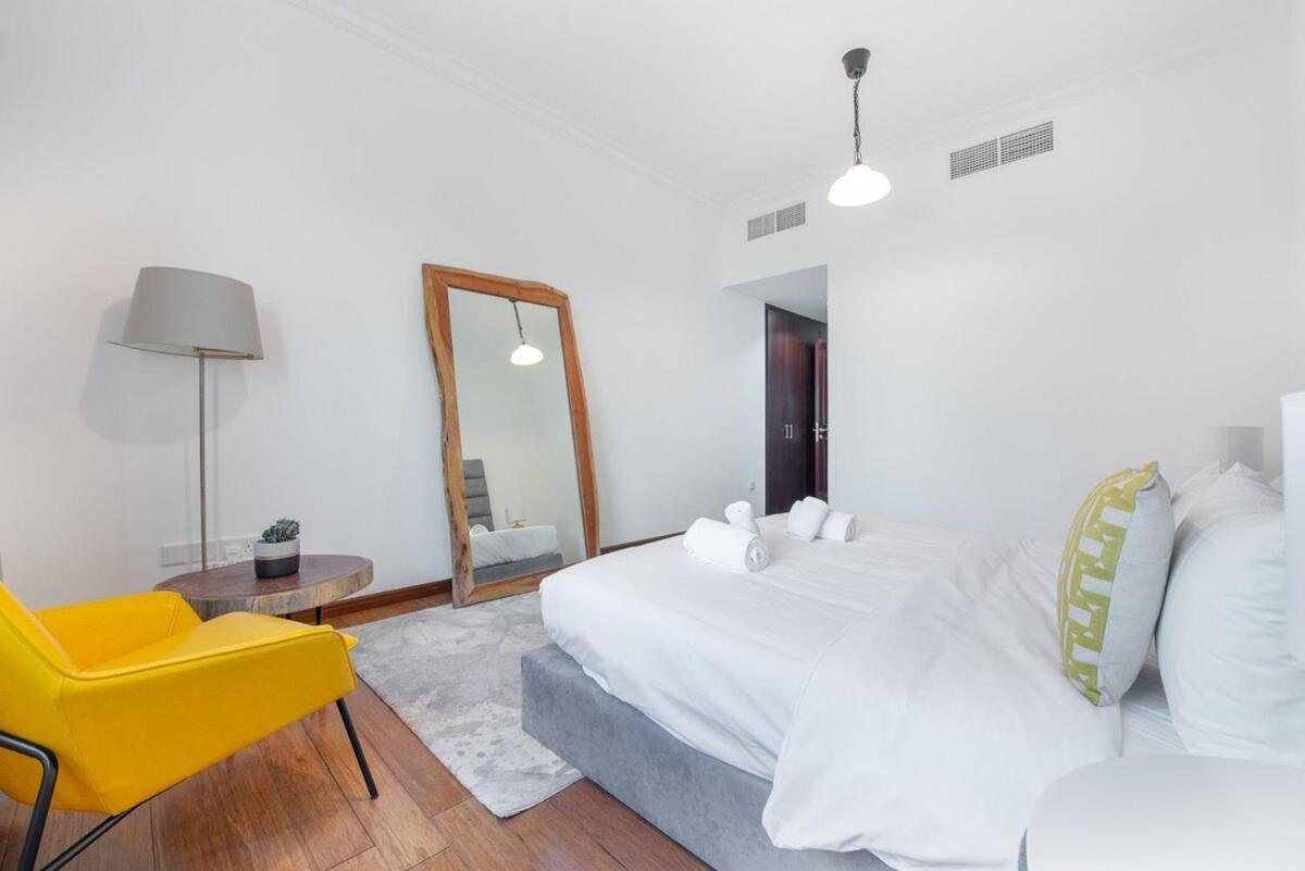 Delightful 2-bedroom At Belvedere Marina With Balcony Views Dubái