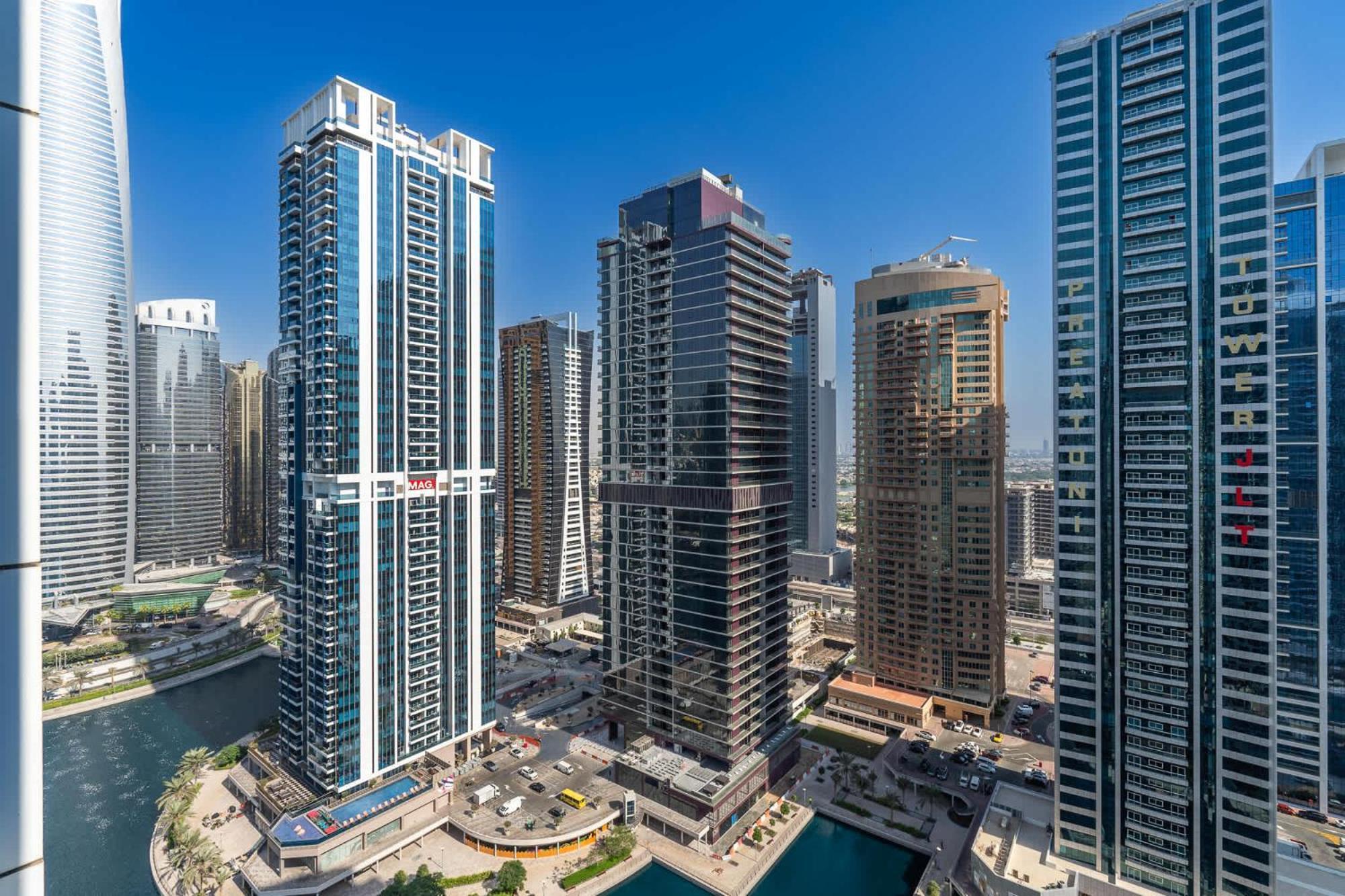 Lägenhet Stunning 1-bedroom Perfect For 4 In Lakeside Dubai