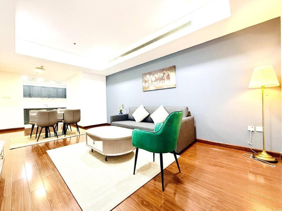 Opp And Club, Next To Marina Walk, Luxury Appartement