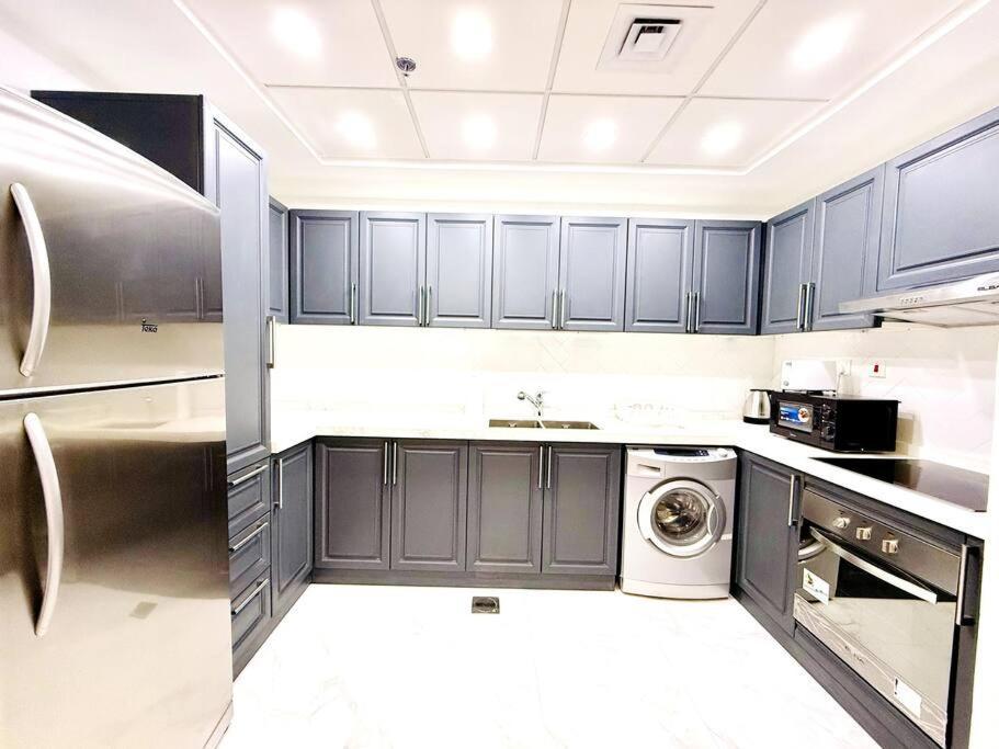 Appartement Opp And Club, Next To Marina Walk, Luxury