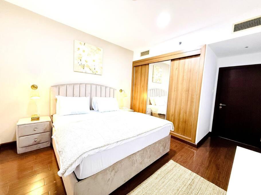 Appartement Opp And Club, Next To Marina Walk, Luxury Dubaï