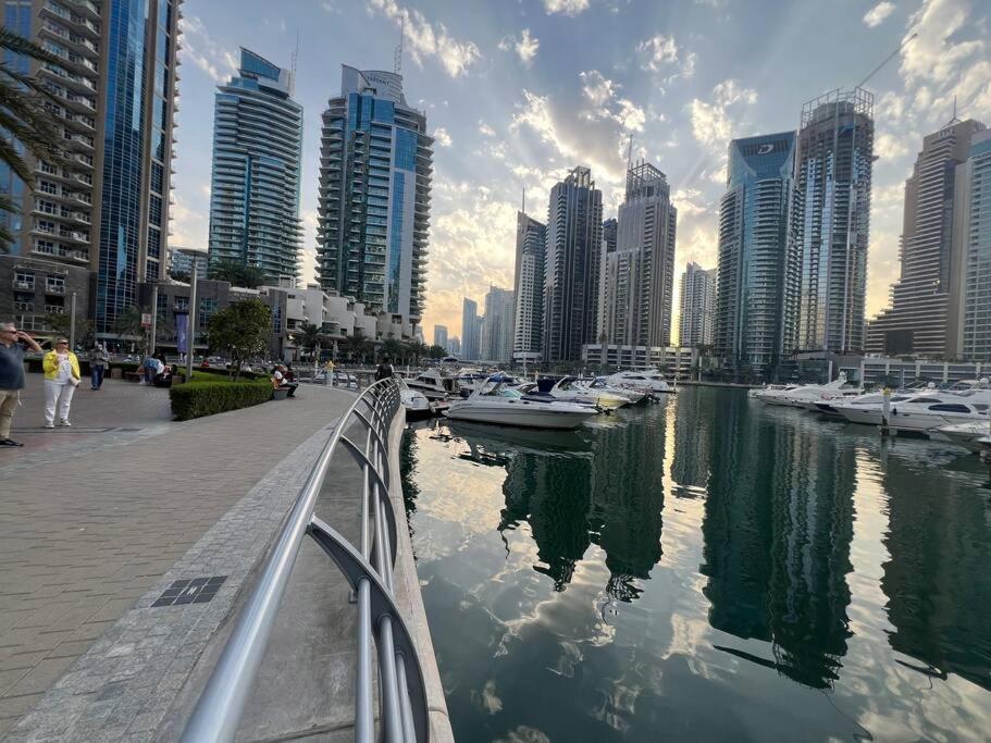 Opp And Club, Next To Marina Walk, Luxury Dubaï
