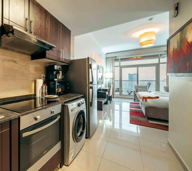 Comfortable Fully Furnished L Ideal Living Space *