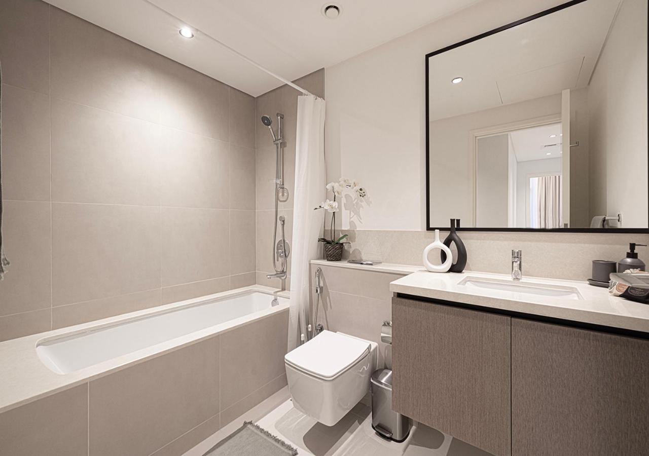 Apartment Lux Escape, Burj Crown Opera View, Near Mall