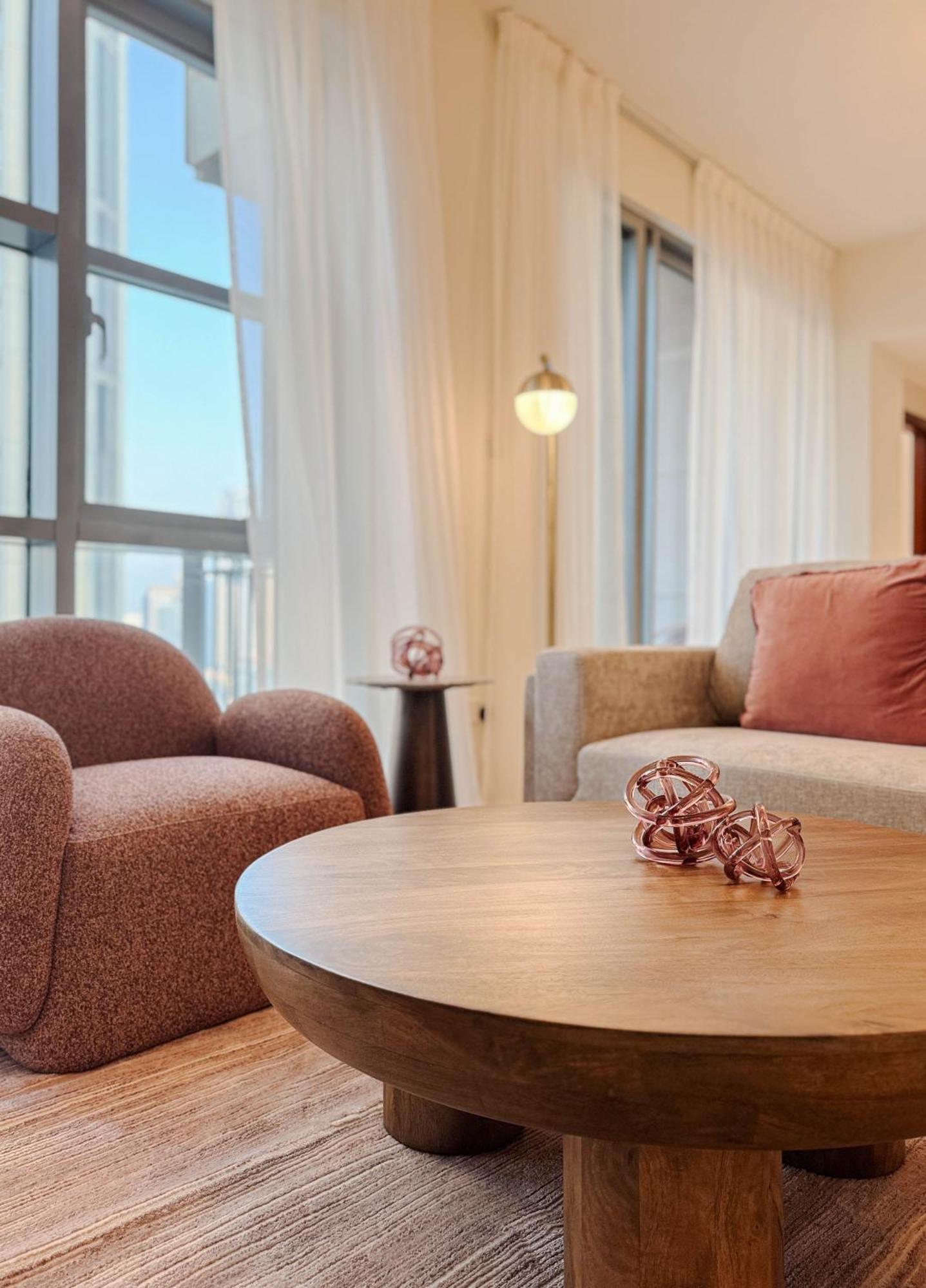 Downtown 2 Bedroom Burj Khalifa & Fountains Views 8 Min From Mall Dubaï