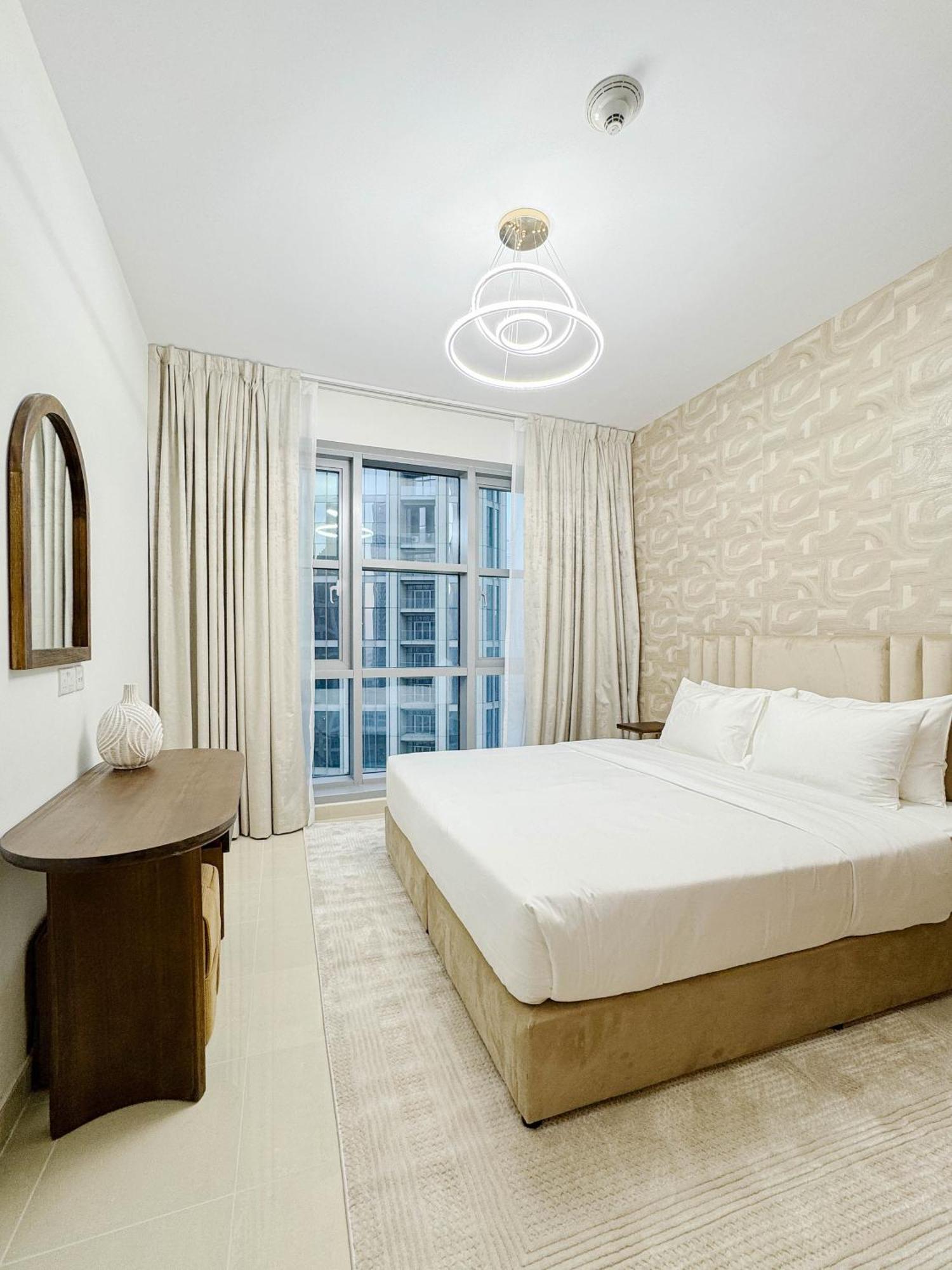 Downtown 2 Bedroom Burj Khalifa & Fountains Views 8 Min From Mall Appartement