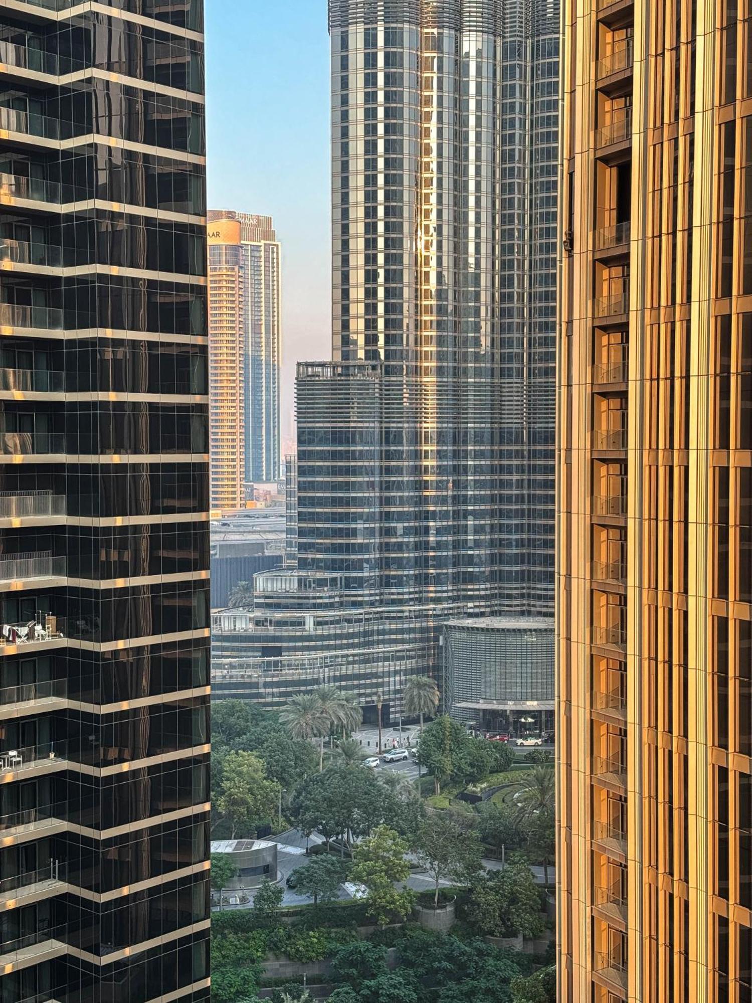 Downtown 2 Bedroom Burj Khalifa & Fountains Views 8 Min From Mall Dubaï