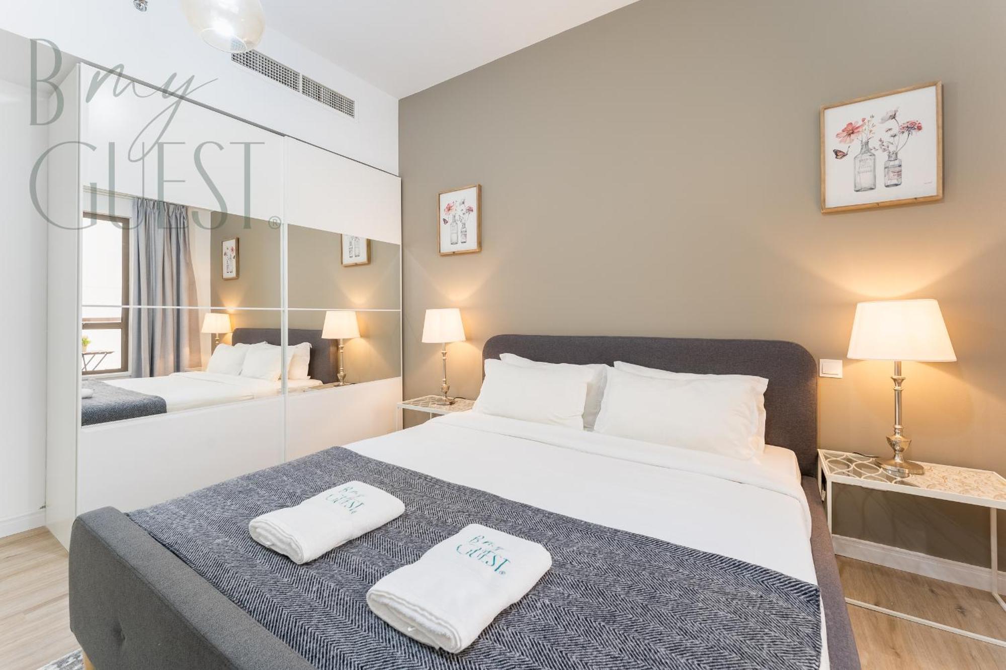 Apartment And Lifestyle In 2 Bed Jbr Dubai