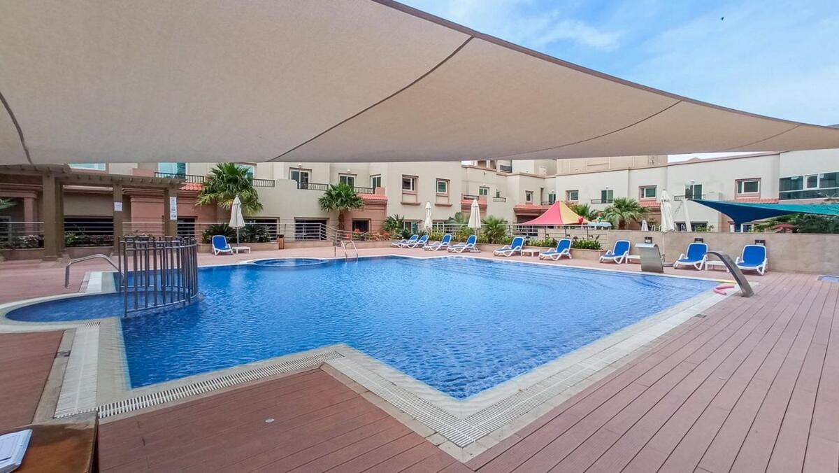 Charming 2-bedroom At Imperial Residences In Jvt
