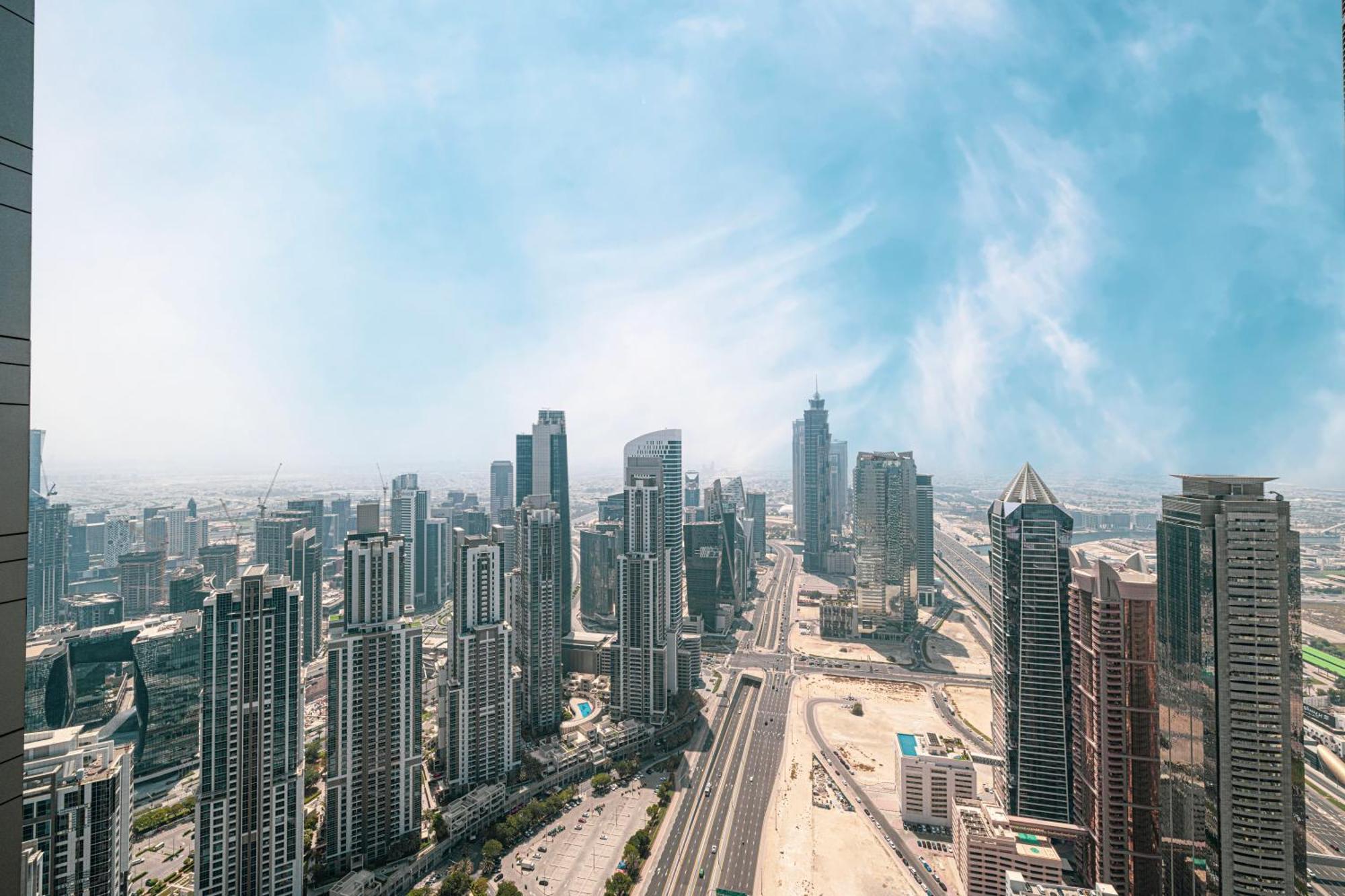 64th Floor Highest Downtown Infinity Pool Burj Khalifa View