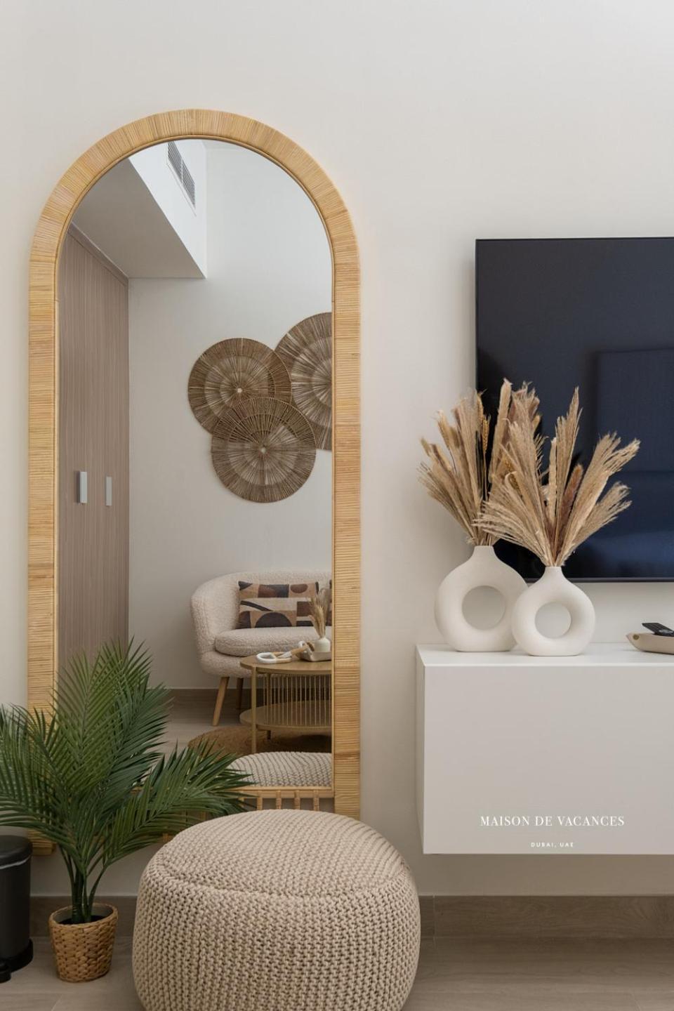Spacious Boho Pool View Appartement *