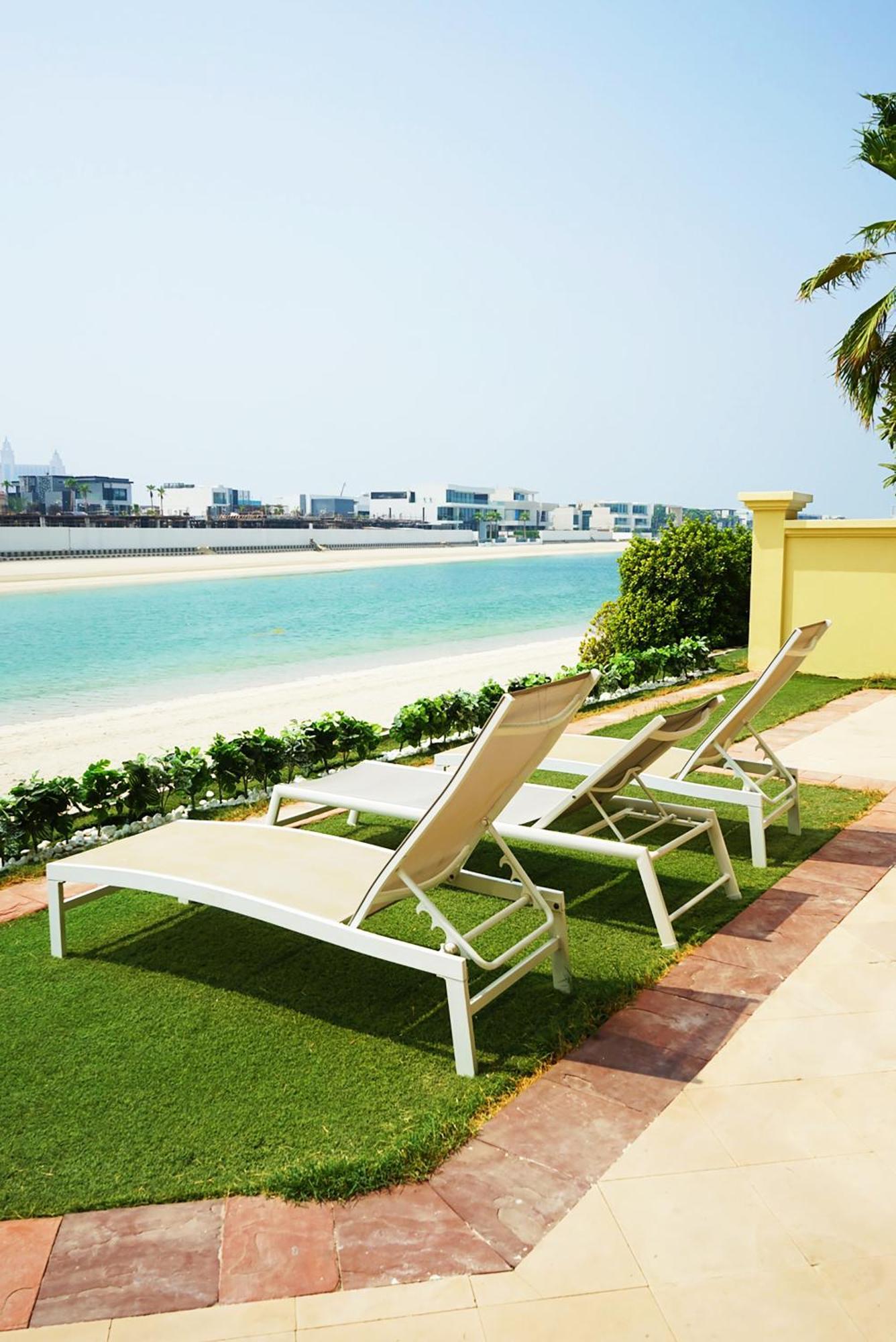 Villa Luxe 4br On Palm Jumeirah With Beach Access Dubái