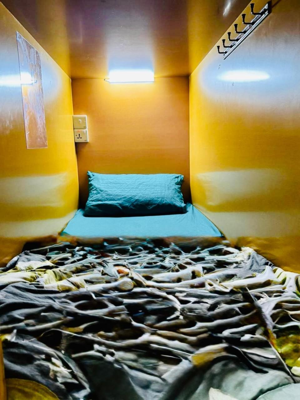 Quarto em Acomodações Particulares Aavhr Youth Holiday Near Burjuman Metro Station *