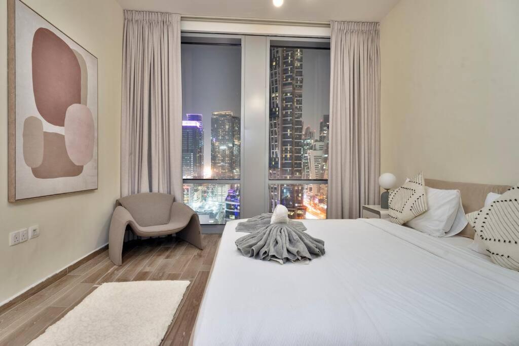 First Class 1br Captivating Views * Dubai