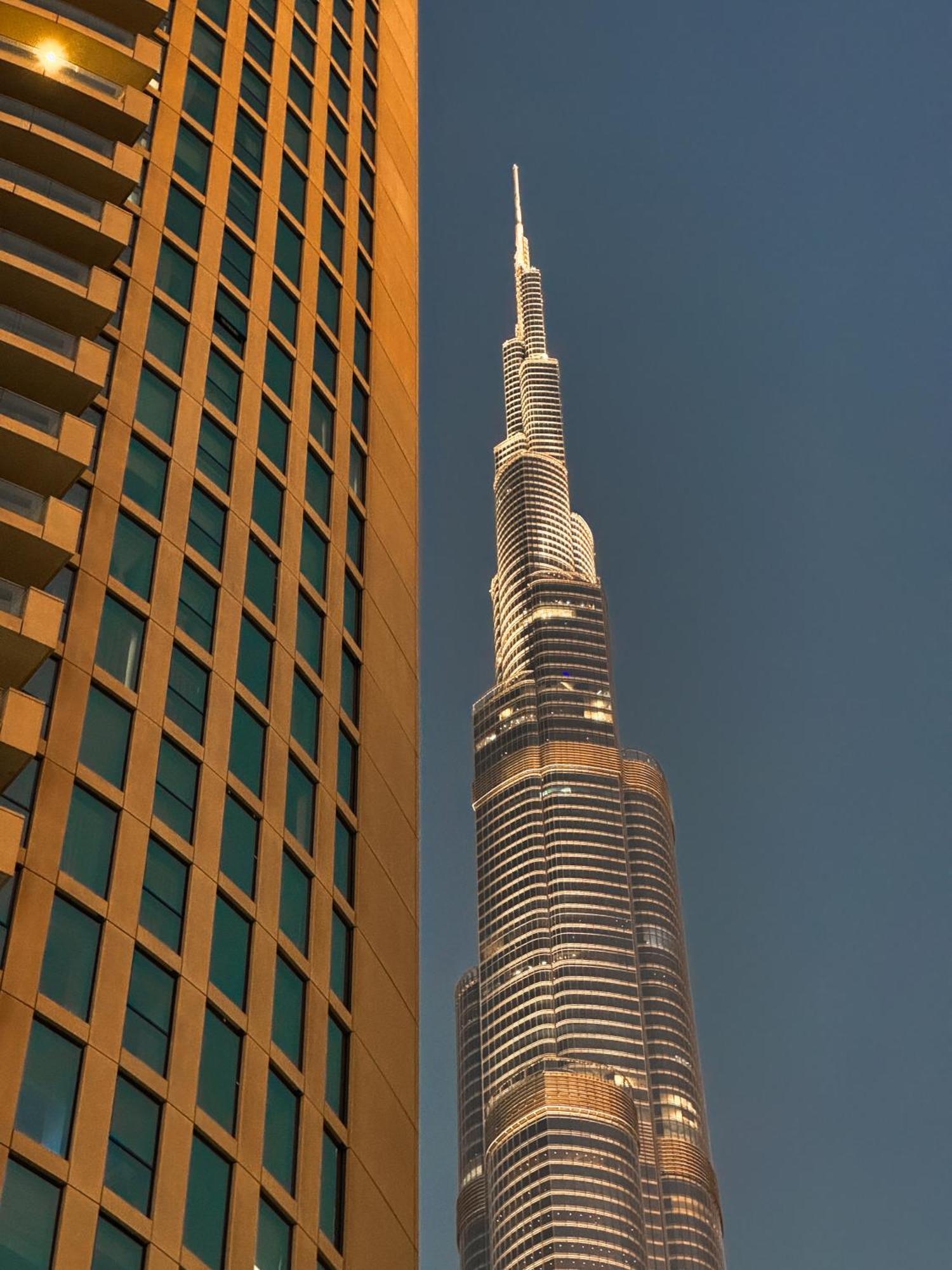 Lägenhet Mall Direct Connection - Burj Vista Dubai