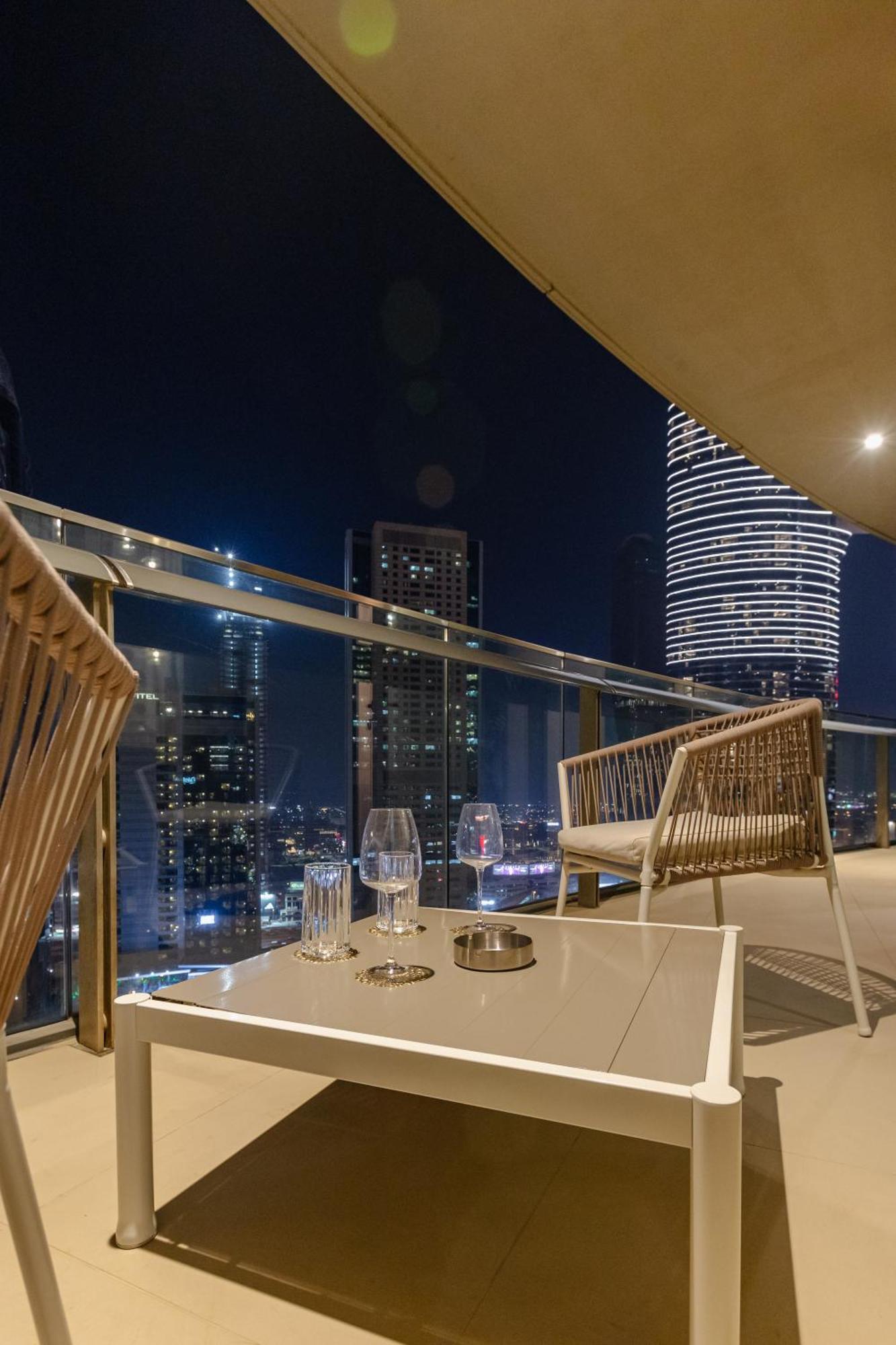 Mall Direct Connection - Burj Vista Lägenhet